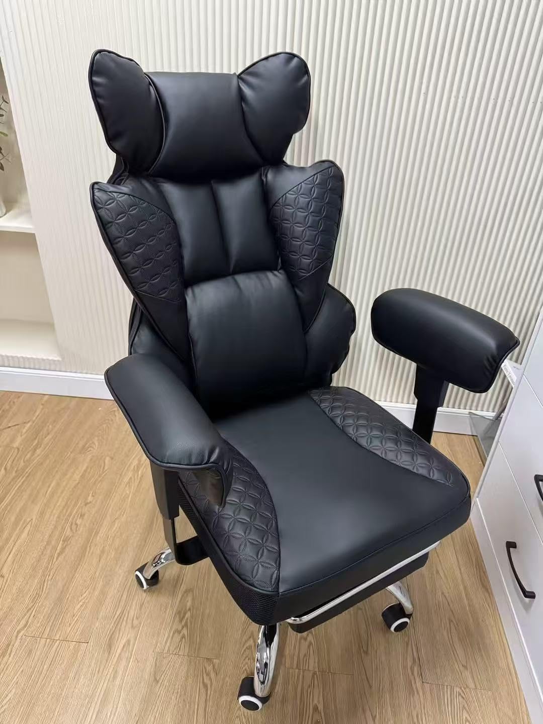 GTRACING Big and Tall Gaming Chair 400lbs Heavy Duty Office Chair with Foot Rest & High Back Pocket Spring Lumbar Support - Customer Photo 1