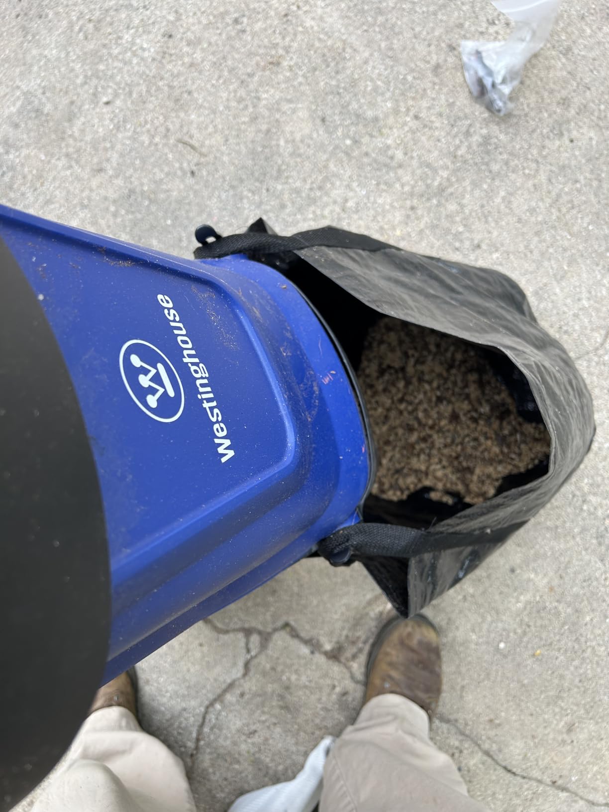 Westinghouse 1.7-Inch 15 Amp Corded Electric Mulcher Chipper Shredder with 12 Gallon Collection Bag for Easy Cleanup Ideal for Branches and Twigs - Customer Photo 2