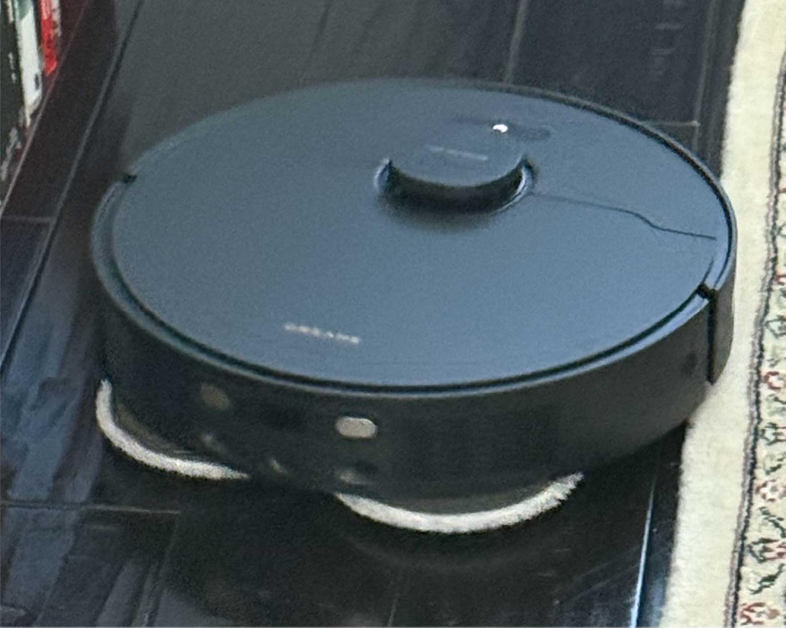 DREAME L40s Ultra CE Robot Vacuum and Mop Combo with Self-Emptying Dock, 13,000Pa Suction, Mop Self-Cleaning and Auto-Raising, Ultrasonic Carpet Sensing, Ideal for Pet Hair, Carpet and Hard Floors - Customer Photo 1