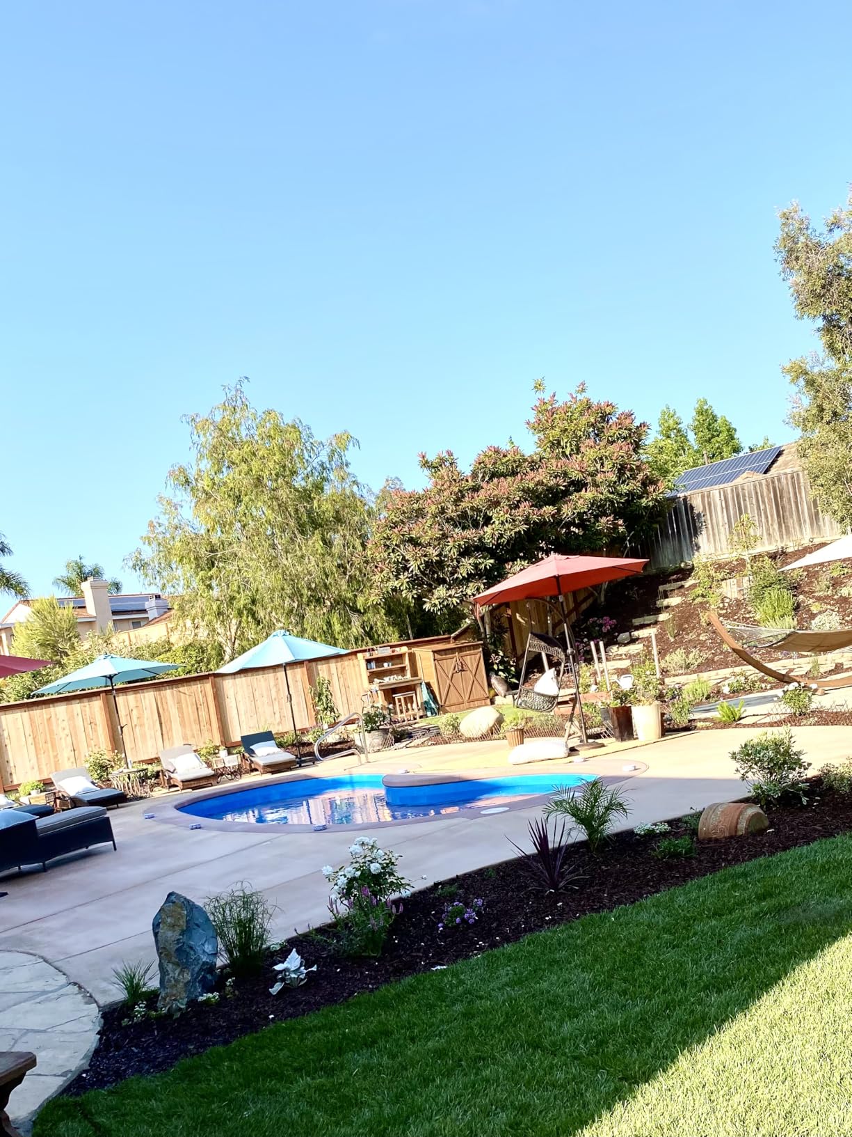 Midtown Umbrellas 10-Year-No-Fade - 9 Ft - UV Proof Navy Blue Polyester Fabric - Umbrella Outdoor Patio, Auto-Tilt Aluminum Frame Patio Umbrella for Garden, Pool & Deck - Black Pole Customer Review Midtown Umbrellas 10-Year-No-Fade - 9 Ft - UV Proof Navy Blue Polyester Fabric - Umbrella Outdoor Patio, Auto-Tilt Aluminum Frame Patio Umbrella for Garden, Pool & Deck - Black Pole - Customer Photo 1