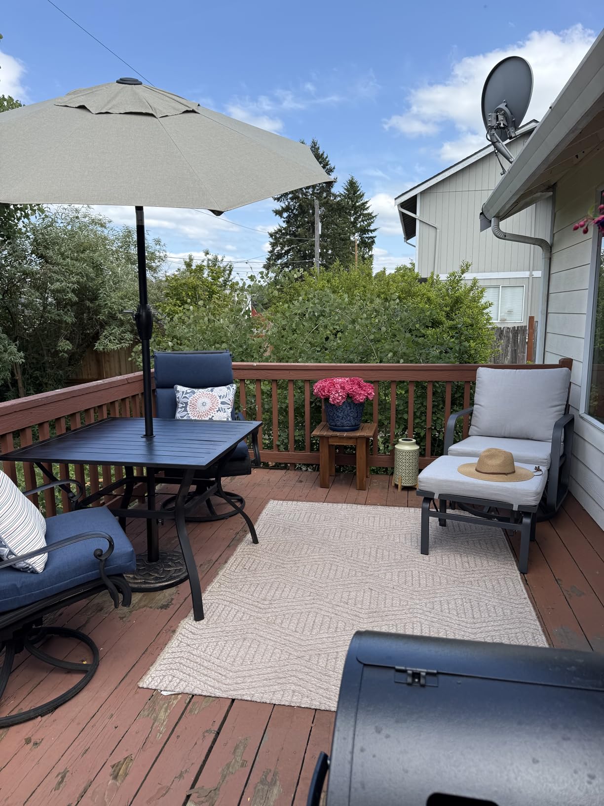 Midtown Umbrellas 10-Year-No-Fade - 9 Ft - UV Proof Navy Blue Polyester Fabric - Umbrella Outdoor Patio, Auto-Tilt Aluminum Frame Patio Umbrella for Garden, Pool & Deck - Black Pole Customer Review Midtown Umbrellas 10-Year-No-Fade - 9 Ft - UV Proof Navy Blue Polyester Fabric - Umbrella Outdoor Patio, Auto-Tilt Aluminum Frame Patio Umbrella for Garden, Pool & Deck - Black Pole - Customer Photo 2