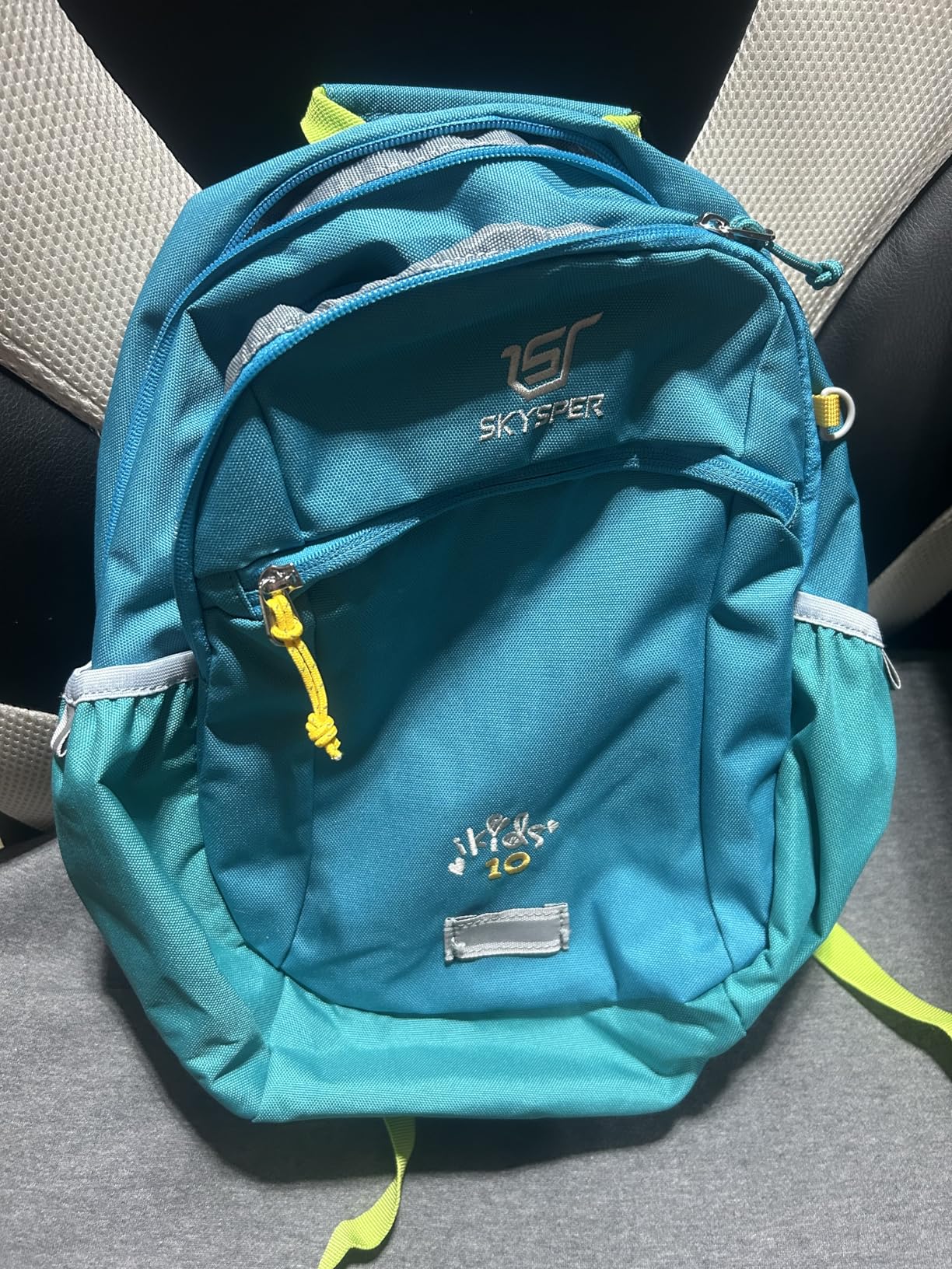 SKYSPER 10L Kids Backpack for Girls Boys, Toddler Hiking Backpack with Chest Strap, Comfortable Daypack for Travel and Preschool Kindergarten, Blue Customer Review SKYSPER 10L Kids Backpack for Girls Boys, Toddler Hiking Backpack with Chest Strap, Comfortable Daypack for Travel and Preschool Kindergarten, Blue - Customer Photo 2