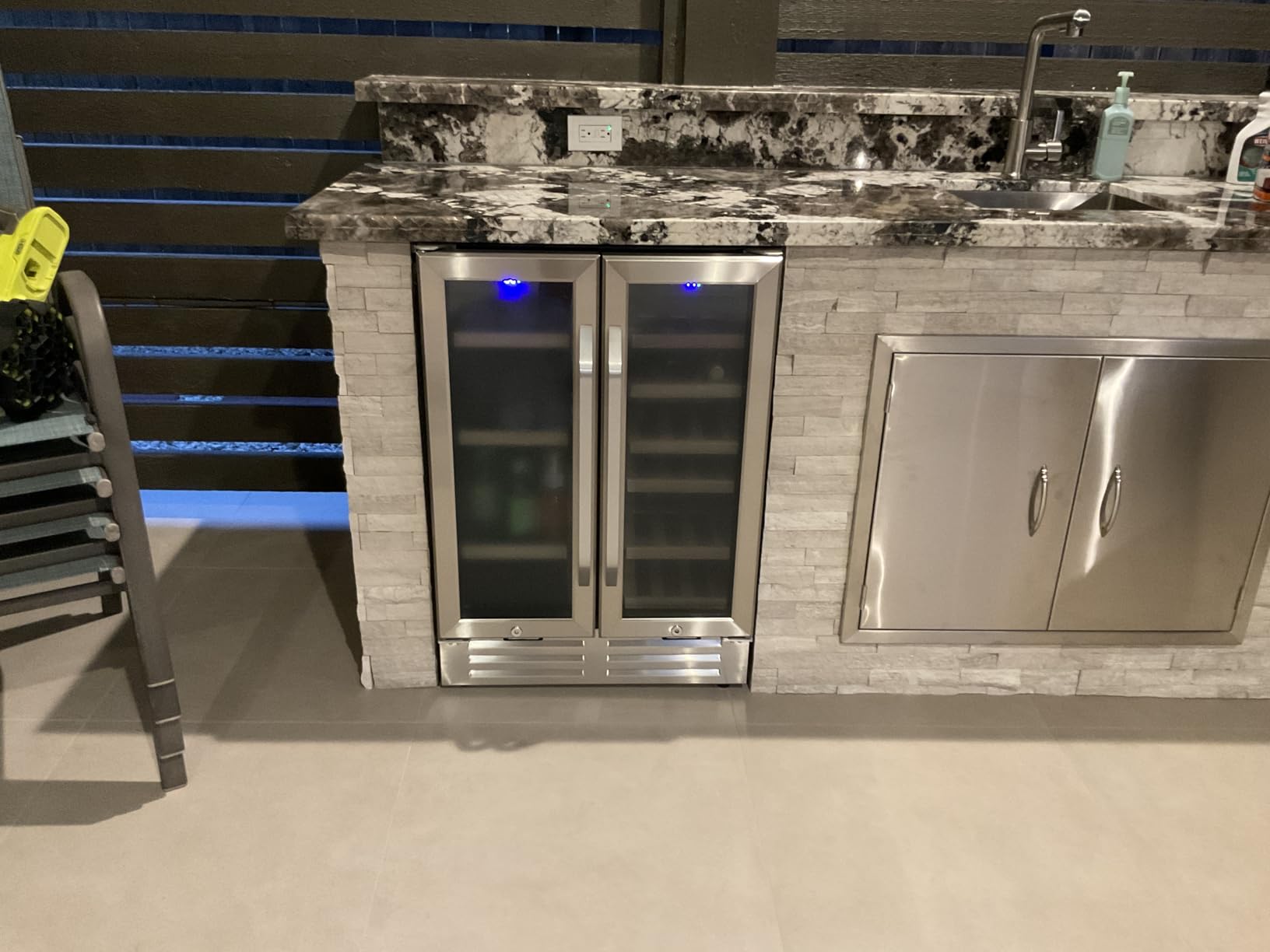 Commercial Merchandiser Refrigerator, 13.8 Cu Ft Display Beverage Fridge with Glass Door Upright Cooler with LED Light Low Noise, Fast Cooling for Shop, Restaurant, Office (White) Customer Review Commercial Merchandiser Refrigerator, 13.8 Cu Ft Display Beverage Fridge with Glass Door Upright Cooler with LED Light Low Noise, Fast Cooling for Shop, Restaurant, Office (White) - Customer Photo 1