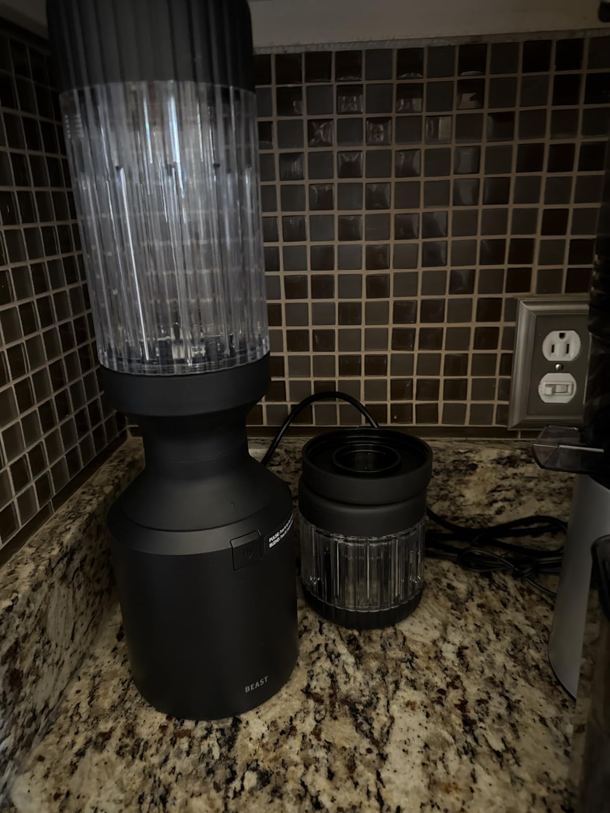 Beast Mega 1200 | Premium Countertop Blender | Smoothies, Shakes, Sauces, Dips, Soups | Blends Ice and Frozen Fruit | Includes Extra Lids and Straw System | 1200W | (Charcoal, 120V) - Customer Photo 2
