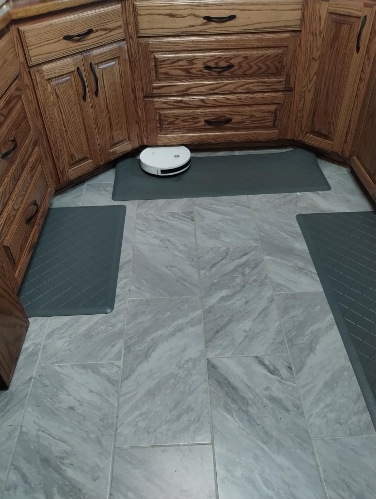 ILIFE V2 Robot Vacuum Cleaner, Tangle-Free Suction, 120 Mins Runtime, Slim, Self-Charging Robotic Vacuum Cleaner, Ideal for Pet Hair and Hard Floors - Customer Photo 2