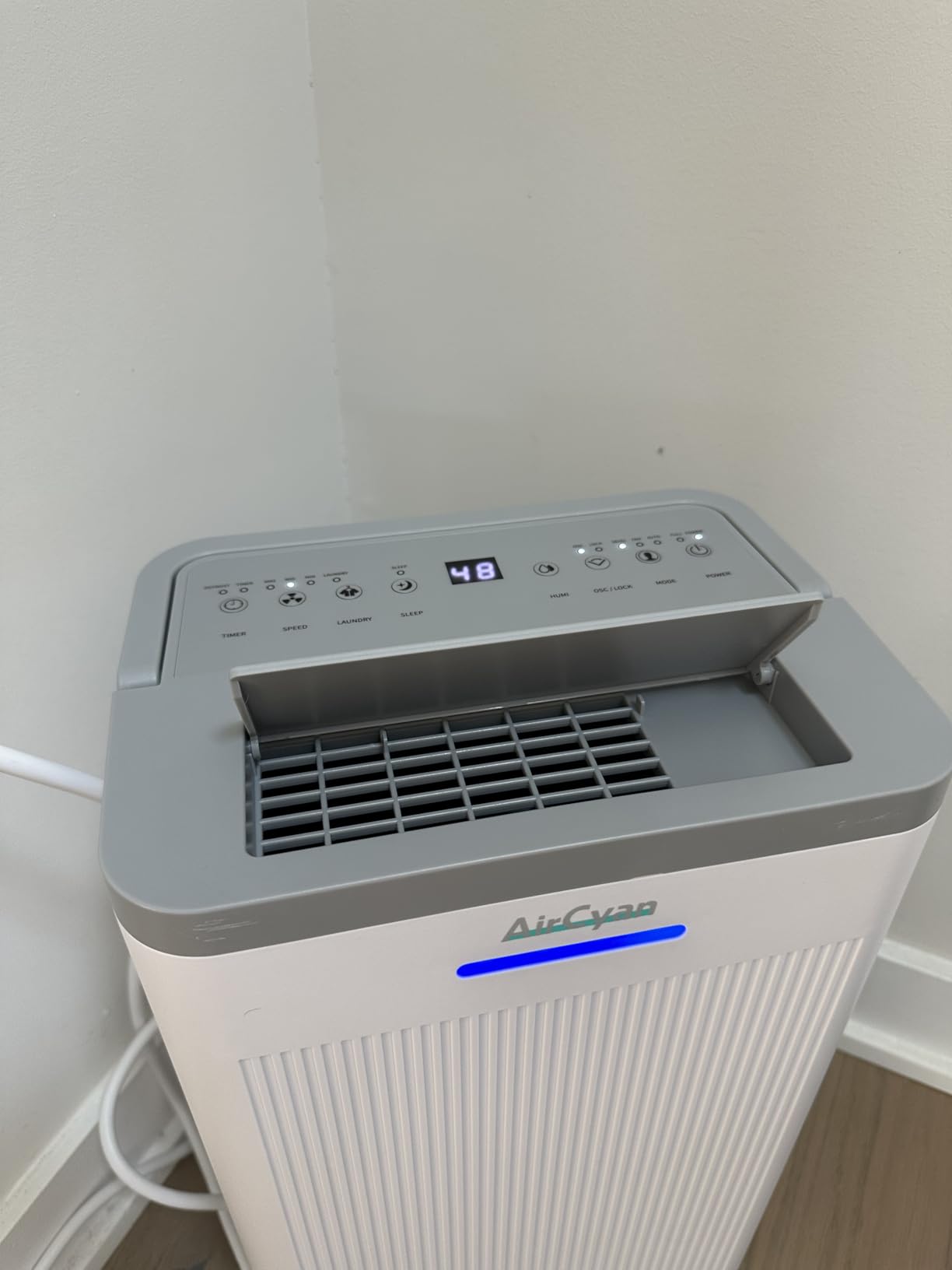 1500 Sq.Ft Dehumidifier, Max 32 Pint Quiet Dehumidifier for Bedroom with HEPA Filter Air Purifiers, Dehumidifiers with Drain Hose for Home, Dorm Room, Bathroom, Basement,Smart Humidity Control - Customer Photo 1