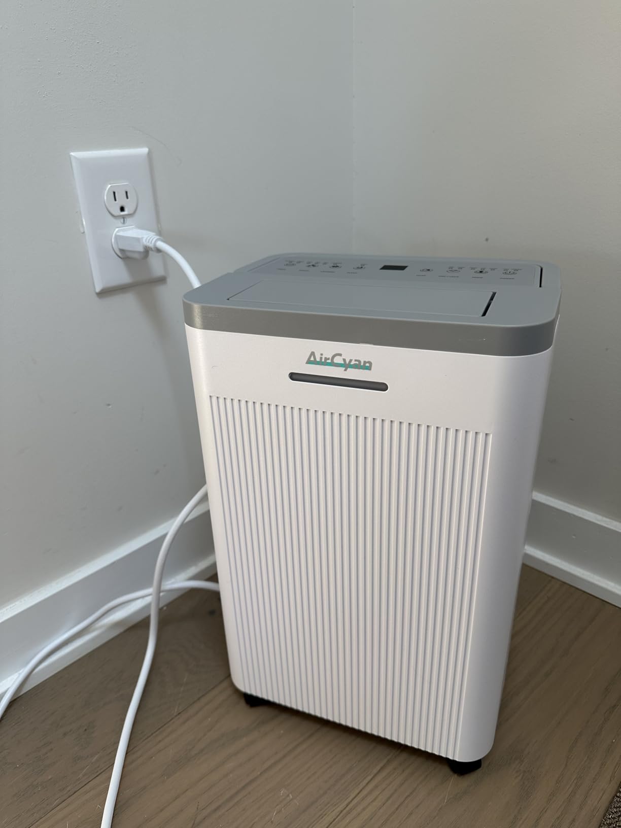 1500 Sq.Ft Dehumidifier, Max 32 Pint Quiet Dehumidifier for Bedroom with HEPA Filter Air Purifiers, Dehumidifiers with Drain Hose for Home, Dorm Room, Bathroom, Basement,Smart Humidity Control Customer Review 1500 Sq.Ft Dehumidifier, Max 32 Pint Quiet Dehumidifier for Bedroom with HEPA Filter Air Purifiers, Dehumidifiers with Drain Hose for Home, Dorm Room, Bathroom, Basement,Smart Humidity Control - Customer Photo 2