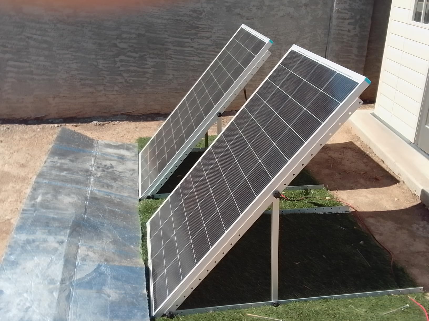 Renogy N-Type 400 Watt Solar Panel 24 Volt, 2Pcs 200W Solar Panels 16BB 25% High-Efficiency, PV Module Power Charger for RV Marine Cabin Roof Home Farm Battery and Other Off-Grid Applications - Customer Photo 1
