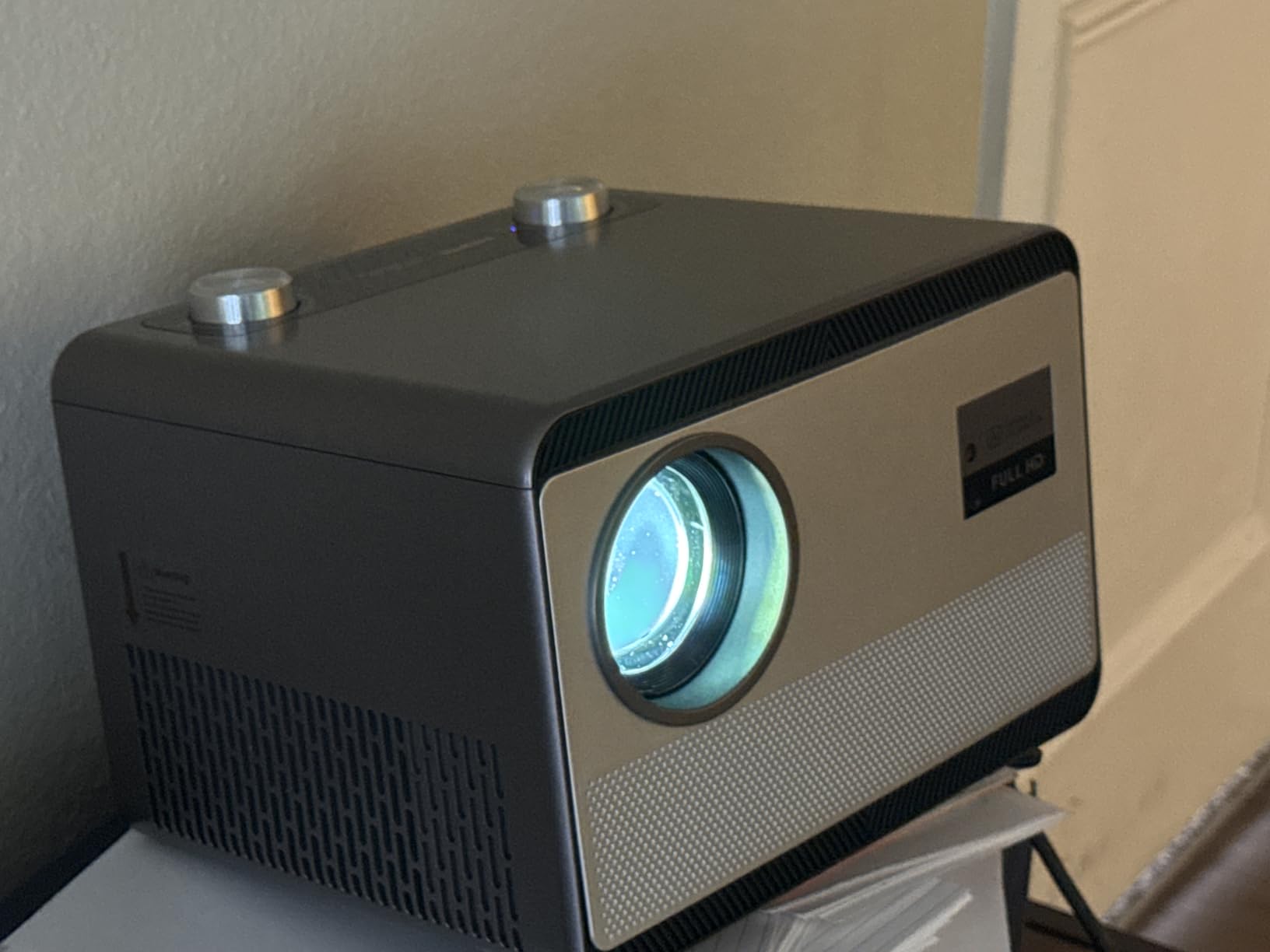 2000 ANSI Netflix Officially Licensed 4K Full HD Outdoor Projector, HAPPRUN Projector with Wifi and Bluetooth, Built-in Apps, Auto Focus, Smart Projector for Movie/Home Theater/Indoor/PS5/PC/Phone - Customer Photo 1