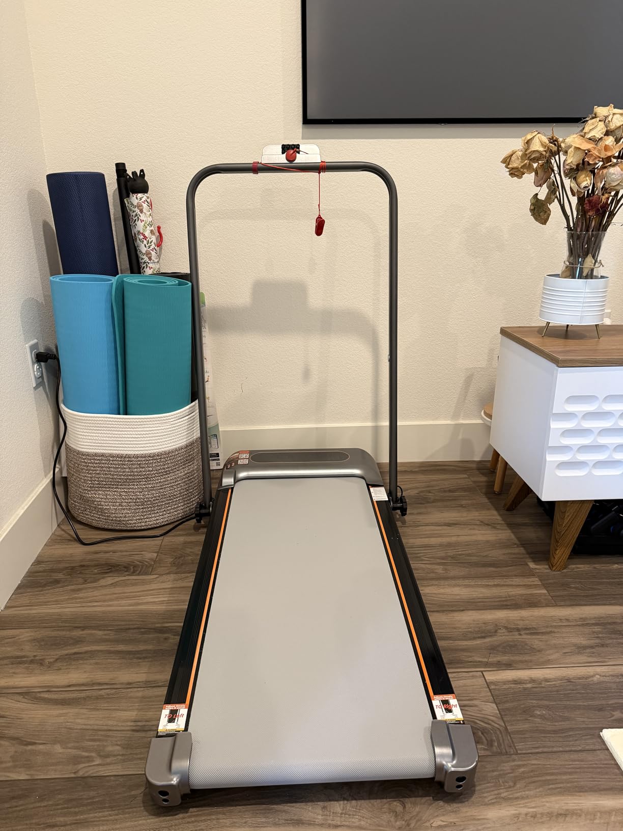 Foldable Treadmill with 8% Incline, Upgrade 3.5HP Low Noise Walking Pad Treadmill with Handle Bar, Trisomy 4 in 1 Portable Under Desk Treadmills for Home/Office, 330 Lbs Capacity, APP & Remote Control - Customer Photo 2