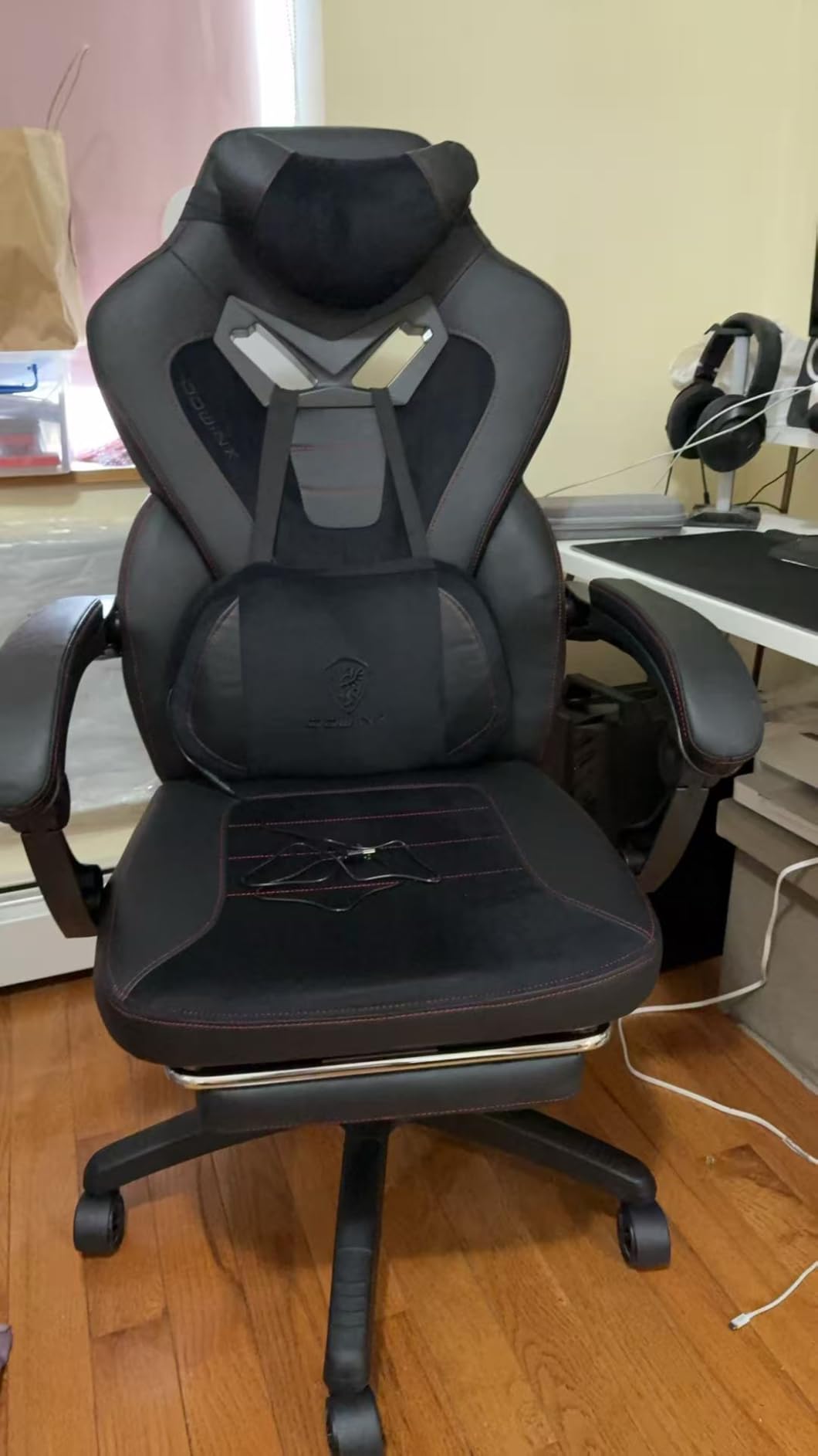 Dowinx Gaming Chair with Footrest,Big and Tall Game Chair for Heavy People, Gamer Chair with Massage Lumbar Support,Ergonomic Computer Gaming Chair for 200lbs (Black) - Customer Photo 1