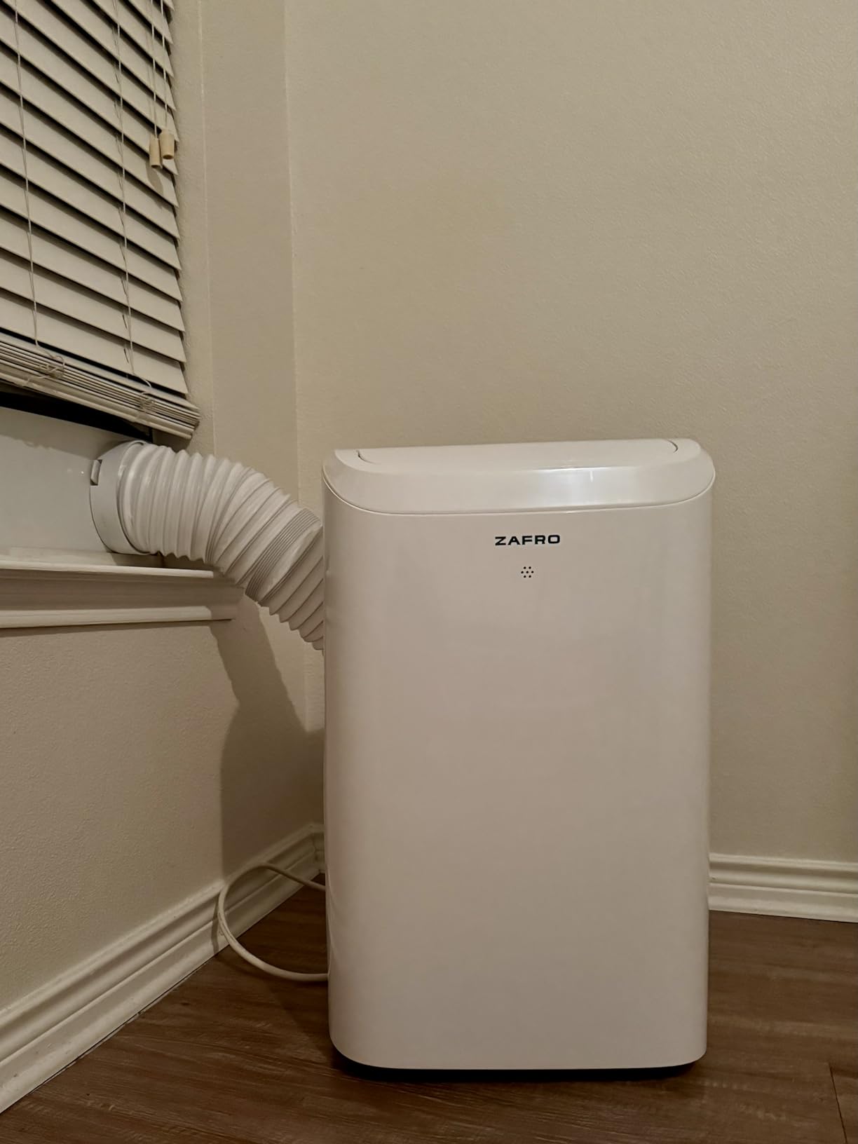 ZAFRO Portable Air Conditioner 14,000 BTU (10,000 BTU SACC), 46dB-Quiet Cooling, WiFi/App Control, 24H Timer with Fan & Dehumidifier, Easy Installation for Bedroom, Office, Living Room - Customer Photo 2