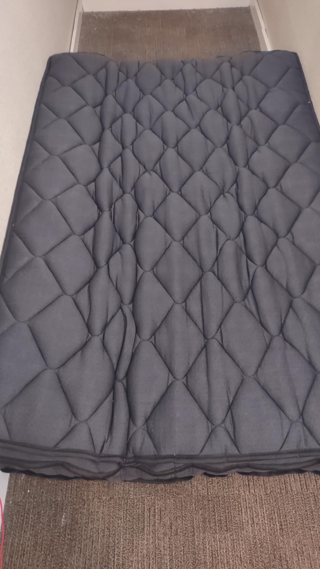 Queen Mattress, 12 Inch Queen Medium Firm Hybrid Mattress in a Box, Individual Pocket Spring for Pressure Relief & Motion Isolation, Reinforced Edge Support, CertiPUR-US Certified - Customer Photo 1