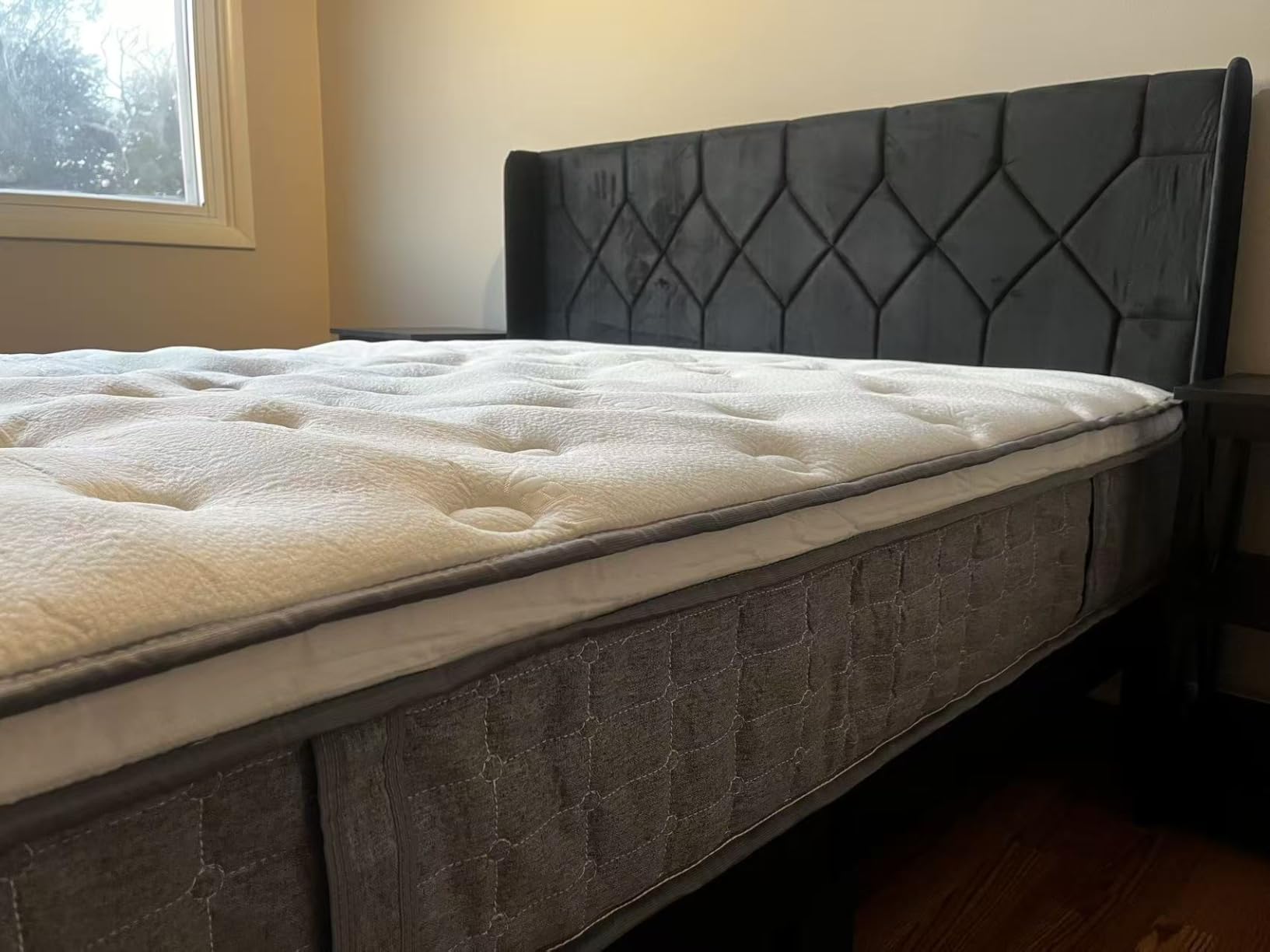 Mattress Queen Size, Medium Firm 12 Inch Mattress with Extra Lumbar & Shoulder Support, Hybrid Mattresses with Gel Memory Foam Pain Relief - Fiberglass Free - No Odor - 365 Night Trial - Customer Photo 1