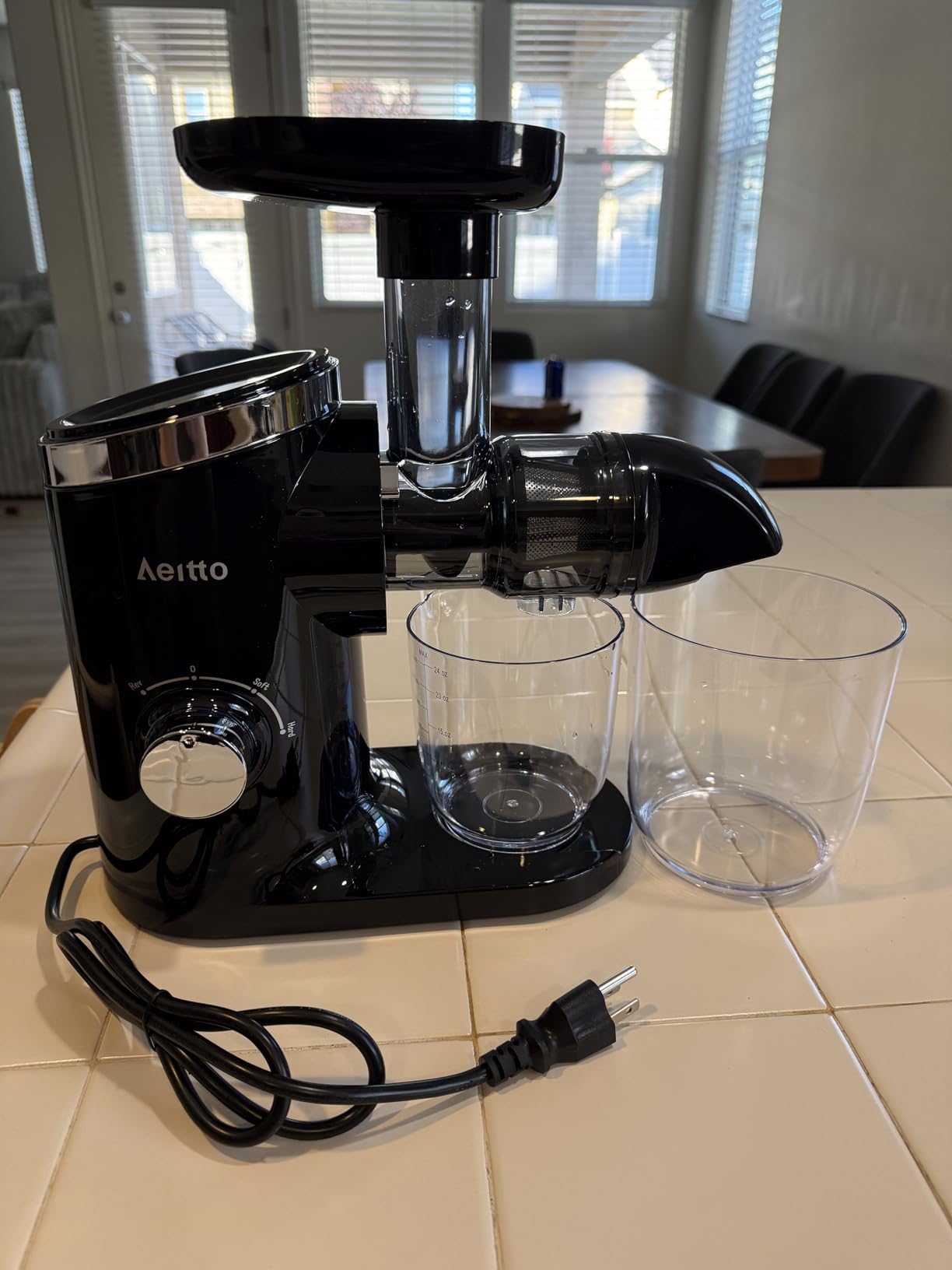Aeitto Juicer Machines with Soft & Hard Modes, Quiet Motor, Reverse Function, Juicer Machines Vegetable and Fruit, Cold Press Juicer, Easy to Clean with Brush - Customer Photo 2