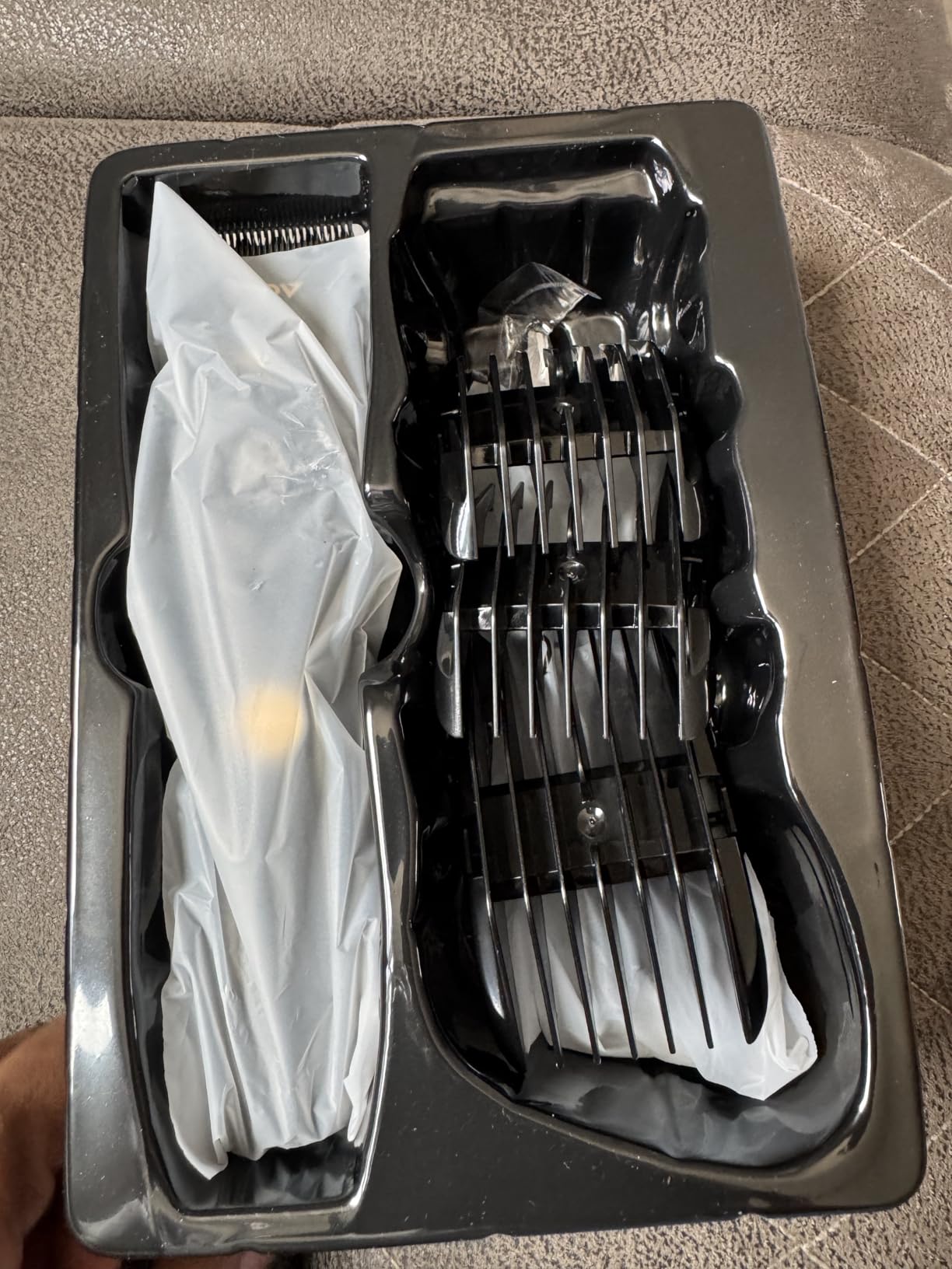 Hair Clippers for Men, Cordless Hair Clipper Kit, Adjustable 4 Length Setting, 2-Speed Settings, Replaceable Ceramic Blade Heads, Rechargeable Hair Clippers for Family (Black) - Customer Photo 1