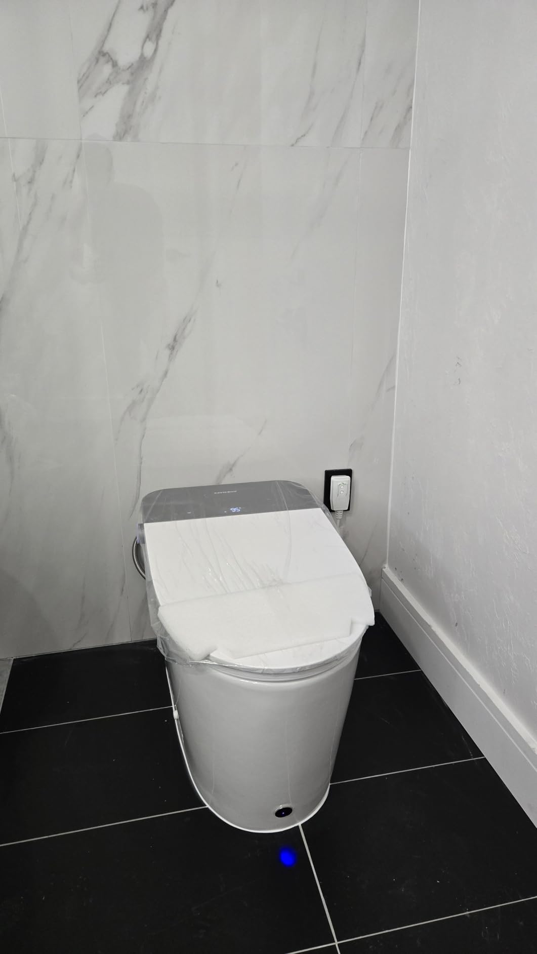 Casta Diva Smart Toilet with Bidet Built in, Auto Open/Close Lid,1000g MaP Flush, Heated Seat & Foam Dispenser, Foot Sensor Auto Flush, Blackout Flush, Bidet Toilet with Tank Built in (CD-K030PRO) - Customer Photo 1