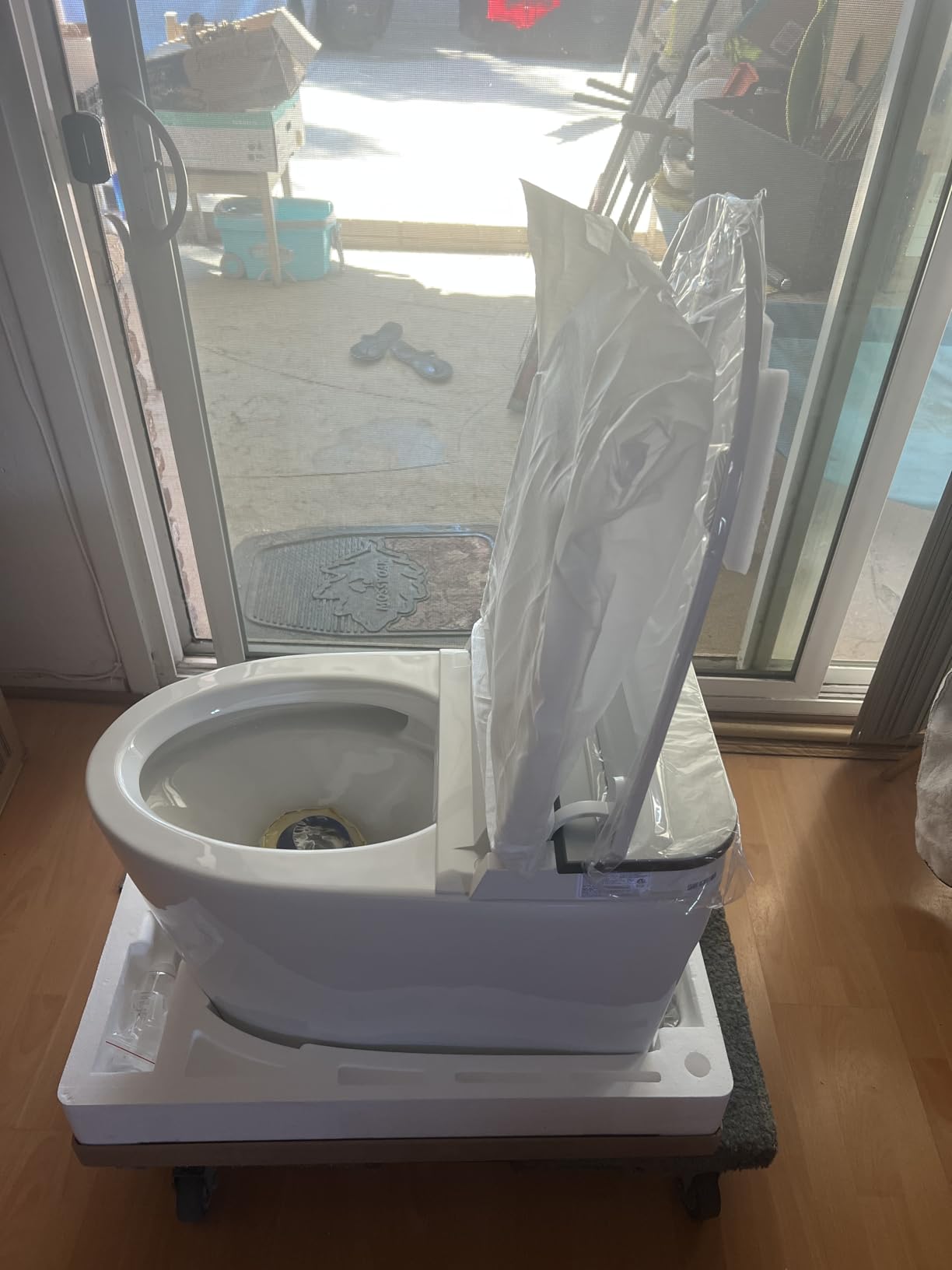 Casta Diva Smart Toilet with Bidet Built in, Auto Open/Close Lid,1000g MaP Flush, Heated Seat & Foam Dispenser, Foot Sensor Auto Flush, Blackout Flush, Bidet Toilet with Tank Built in (CD-K030PRO) - Customer Photo 2