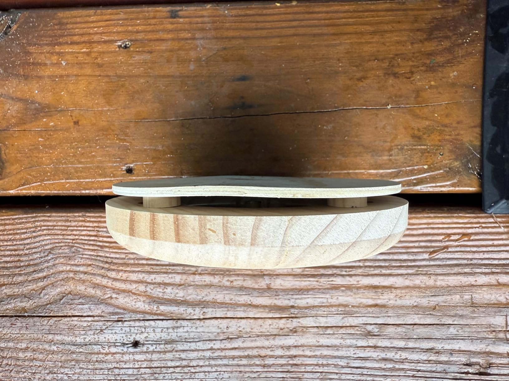 SPOROLWE Round Sauna Thermometer Hygrometer, Wooden Frame 2-in-1 Temperature and Humidity Gauge, 70-250°F Analog Dial Sauna Room Monitor, Easy-to-Read Wall Mounted Sauna Accessory for Home Spa Cabin - Customer Photo 2