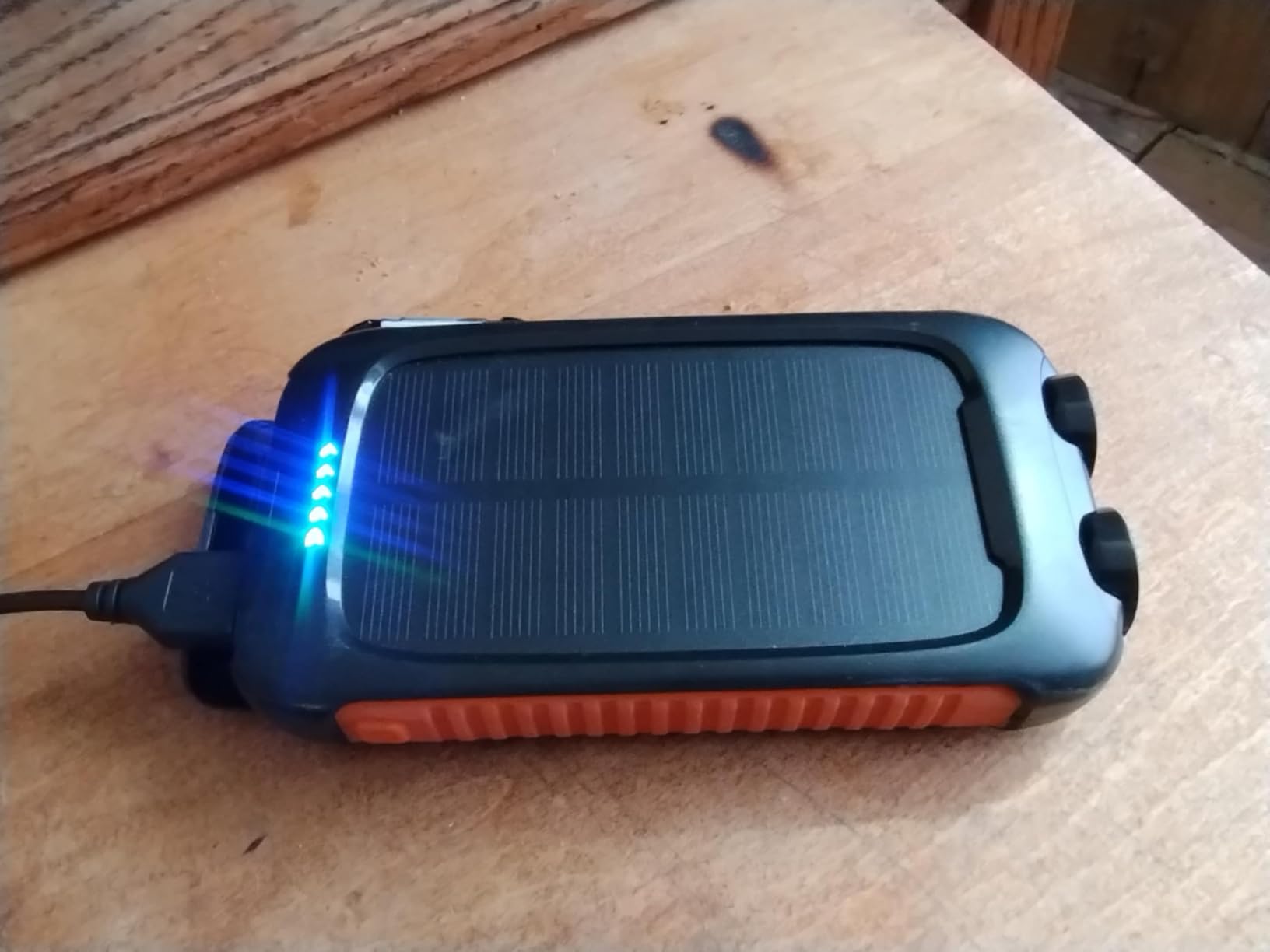 Portable Charger Solar Power Bank 20000mAh with USB-A and USB-C 5V/3A Output Port Battery Pack Compatible with iPhone, Samsung, iPad, Waterproof Emergency LED Flashlights Perfect for Camping, Hiking - Customer Photo 1