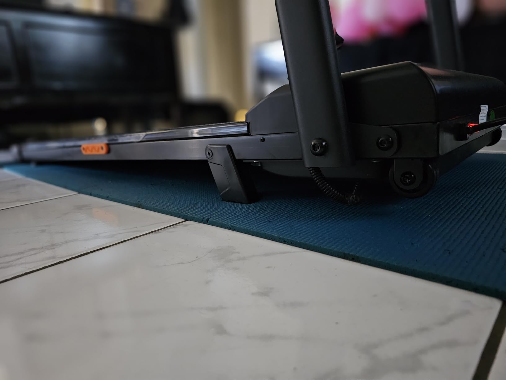 3-in-1 Treadmill with 14% Incline, Portable Treadmills for Home with Handle, Foldable Treadmills with 300 Lbs Weight Capacity, 3.0HP Quiet Walking Pad Treadmill, Three Touch Screen - Customer Photo 2