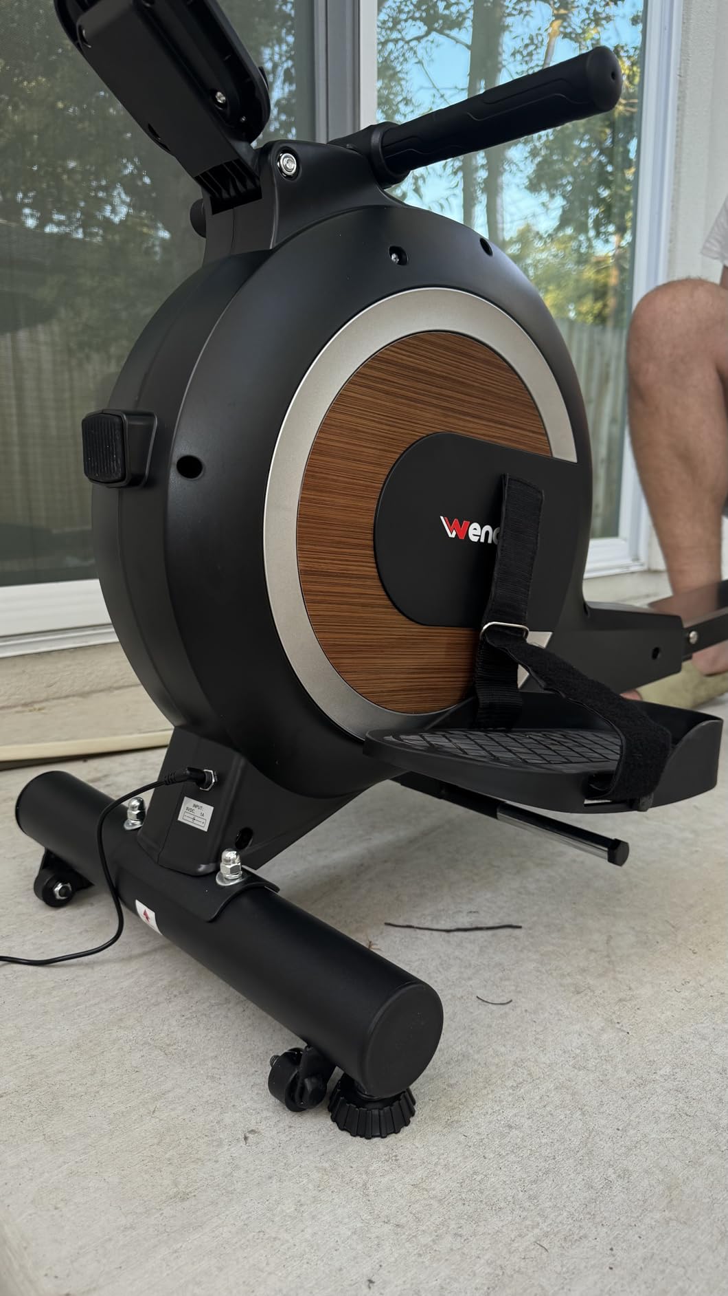 Wenoker Rowing Machine, Magnetic Rowing Machine for Home, Upgraded 32-Levels Quiet Resistance with Smart Electronic Knob, 350 LBS Weight Capacity - Customer Photo 1