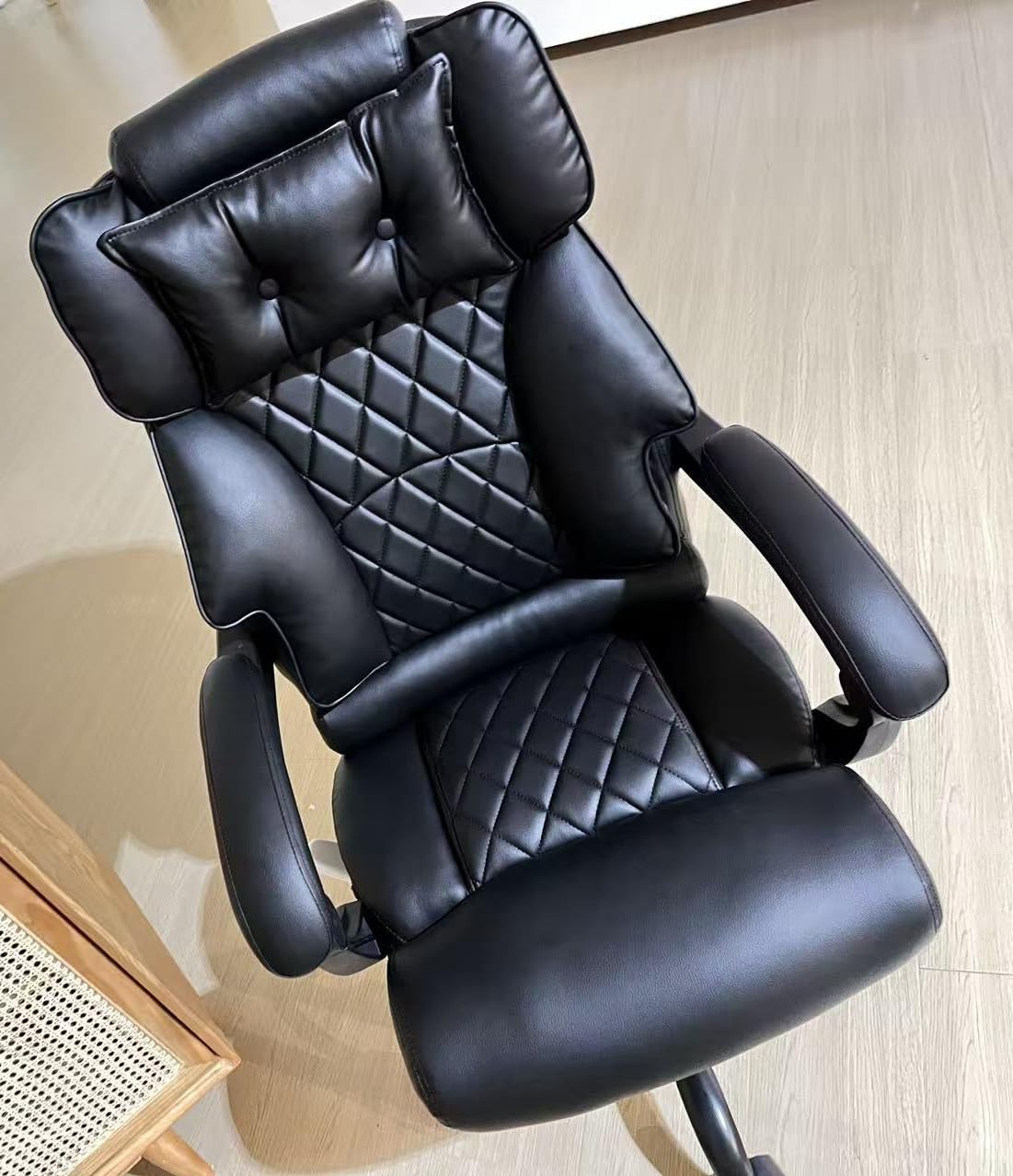 Massage Office Chair with Foot Rest,6 Points Vibration & Heat Executive Office Chairs,Big and Tall Leather Office Chair 500LBS,Ergonomic Desk Chair for Heavy People,Recliner with Dual-Use Pillow,Black Customer Review Massage Office Chair with Foot Rest,6 Points Vibration & Heat Executive Office Chairs,Big and Tall Leather Office Chair 500LBS,Ergonomic Desk Chair for Heavy People,Recliner with Dual-Use Pillow,Black - Customer Photo 1