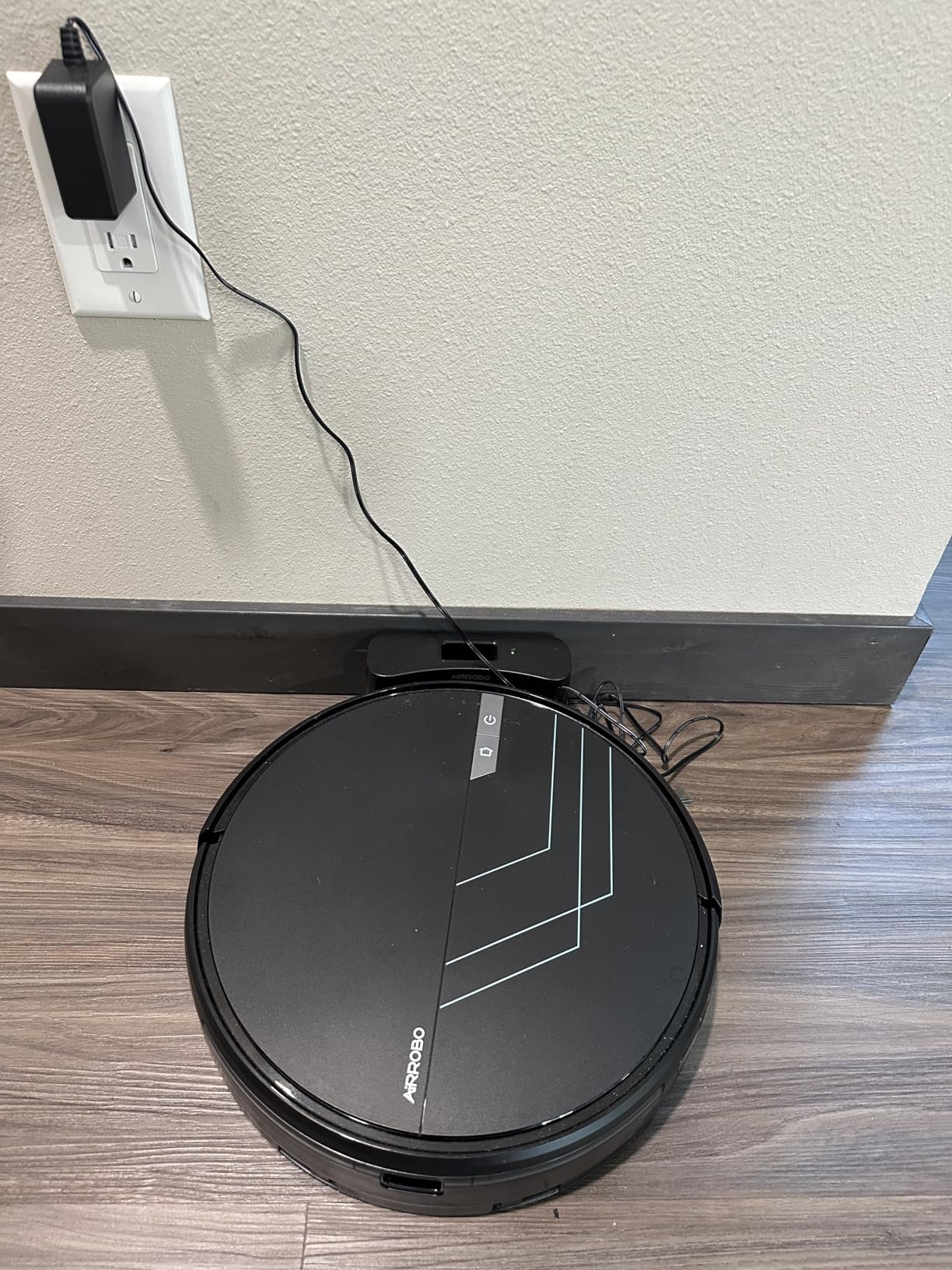 AIRROBO Robot Vacuum and Mop, 3000Pa Strong Suction Power Vacuum Mop Robot, Wi-Fi/App/Alexa, Self-Charging Robotic Vacuum for Hard Floor, Pet Hair and Low-Piled Carpet, Slim Design, Quiet,P30 - Customer Photo 1
