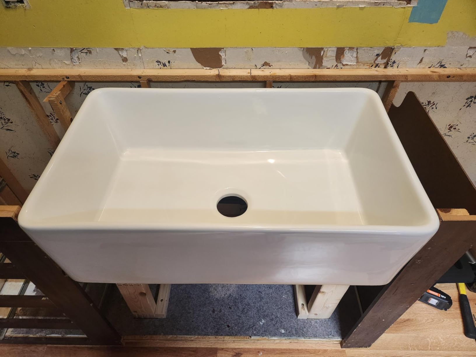 33 Farmhouse Sink Fireclay 33X20X10 Inch White Farmhouse Kitchen Sink Porceline Ceramic Large Farm House Style Country Apron Front Single Bowl Barn Farmer Kitchen Sinks Customer Review 33 Farmhouse Sink Fireclay 33X20X10 Inch White Farmhouse Kitchen Sink Porceline Ceramic Large Farm House Style Country Apron Front Single Bowl Barn Farmer Kitchen Sinks - Customer Photo 2