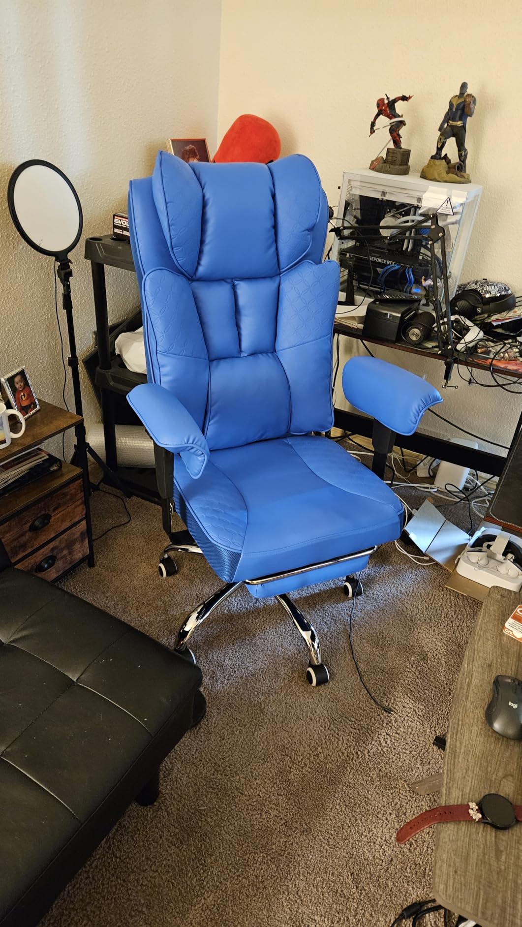 GTPLAYER Big and Tall Office Chair 400LBS Wide Ergonomic Gaming Chair with Deluxe Embossing Designed Leather with Foot Rest,150°Reclining Adjustable Soft Armrests Pocket Spring Back Support and Pillow - Customer Photo 1
