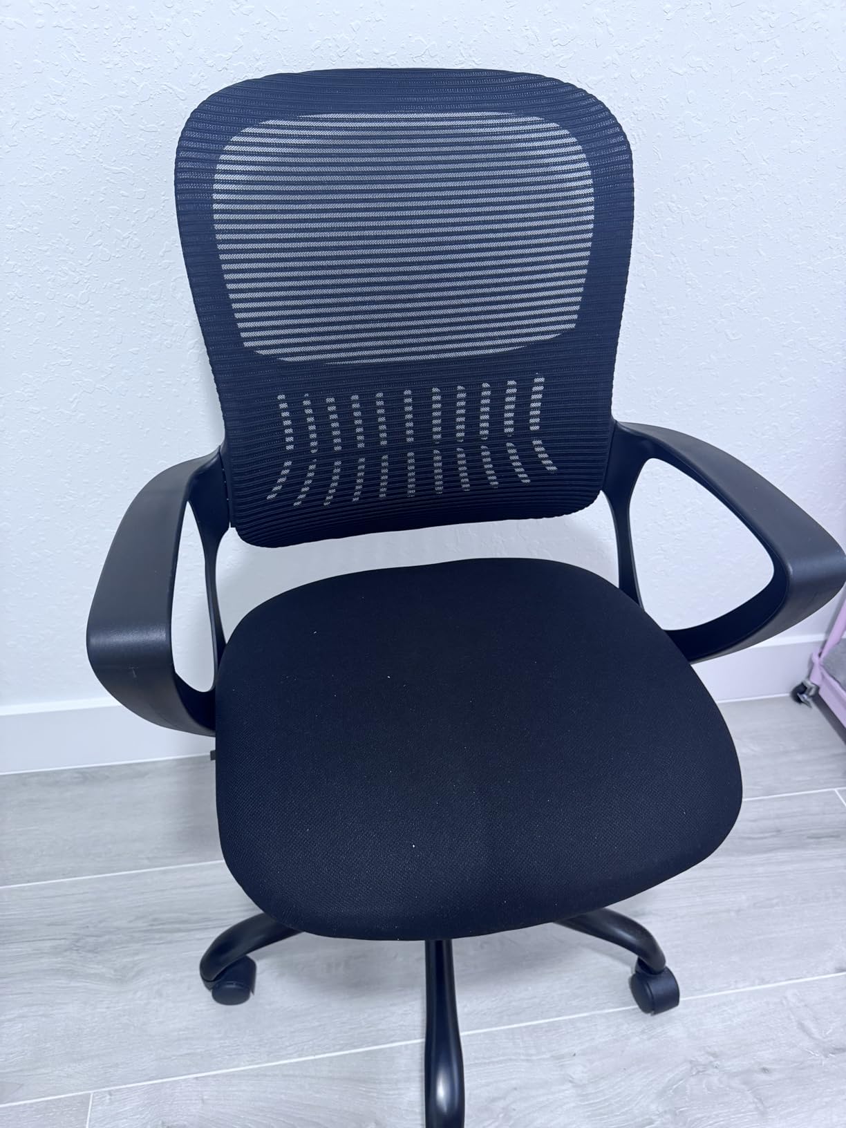 SMUG Home Office Computer Desk Chair - Ergonomic Mid-Back Mesh Swivel Rolling Work with Wheels, Comfy Lumbar Support and Armrest, for Bedroom, Study, Dorm, Student, Adults - Customer Photo 1