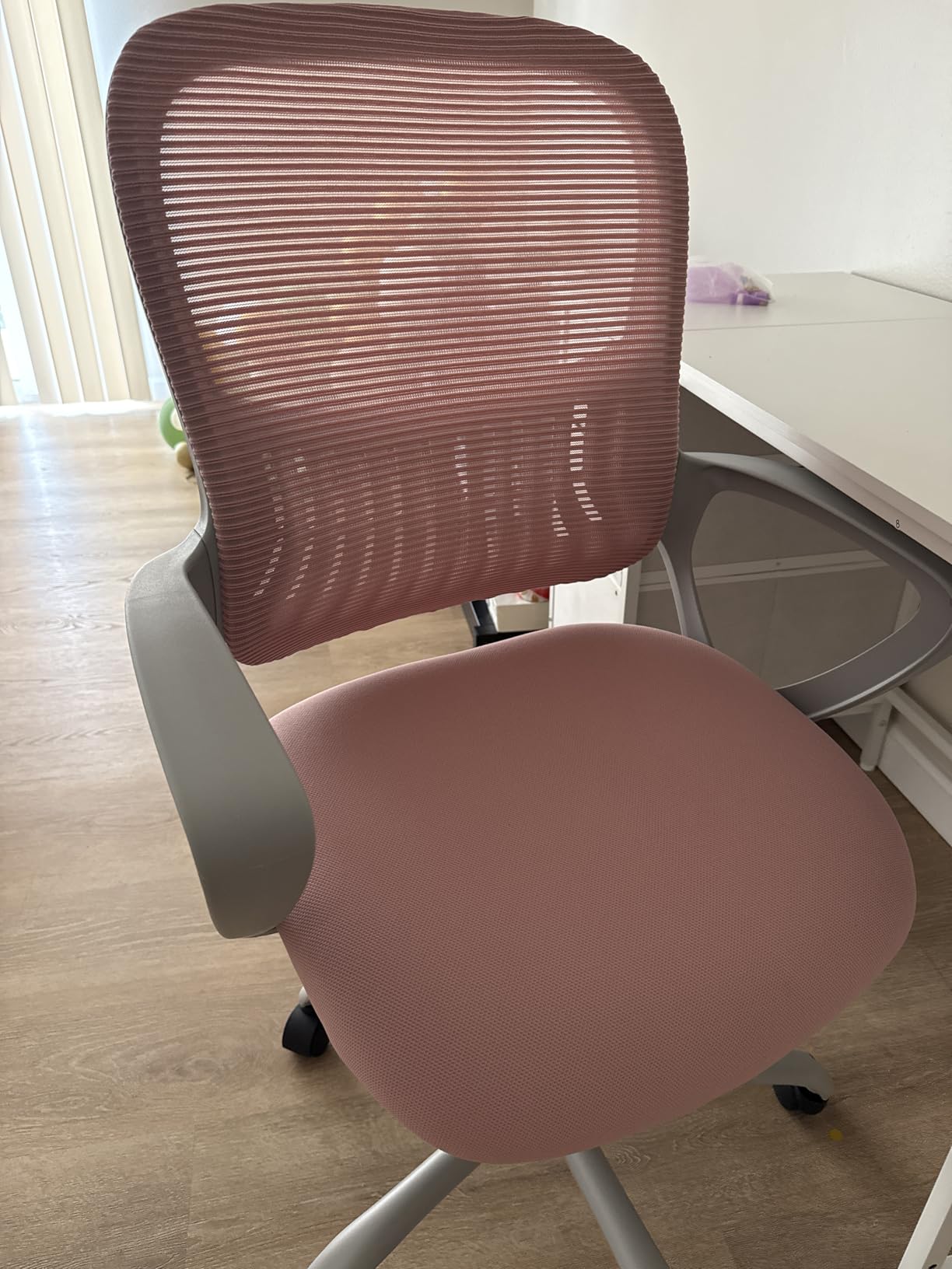 SMUG Home Office Computer Desk Chair - Ergonomic Mid-Back Mesh Swivel Rolling Work with Wheels, Comfy Lumbar Support and Armrest, for Bedroom, Study, Dorm, Student, Adults - Customer Photo 2