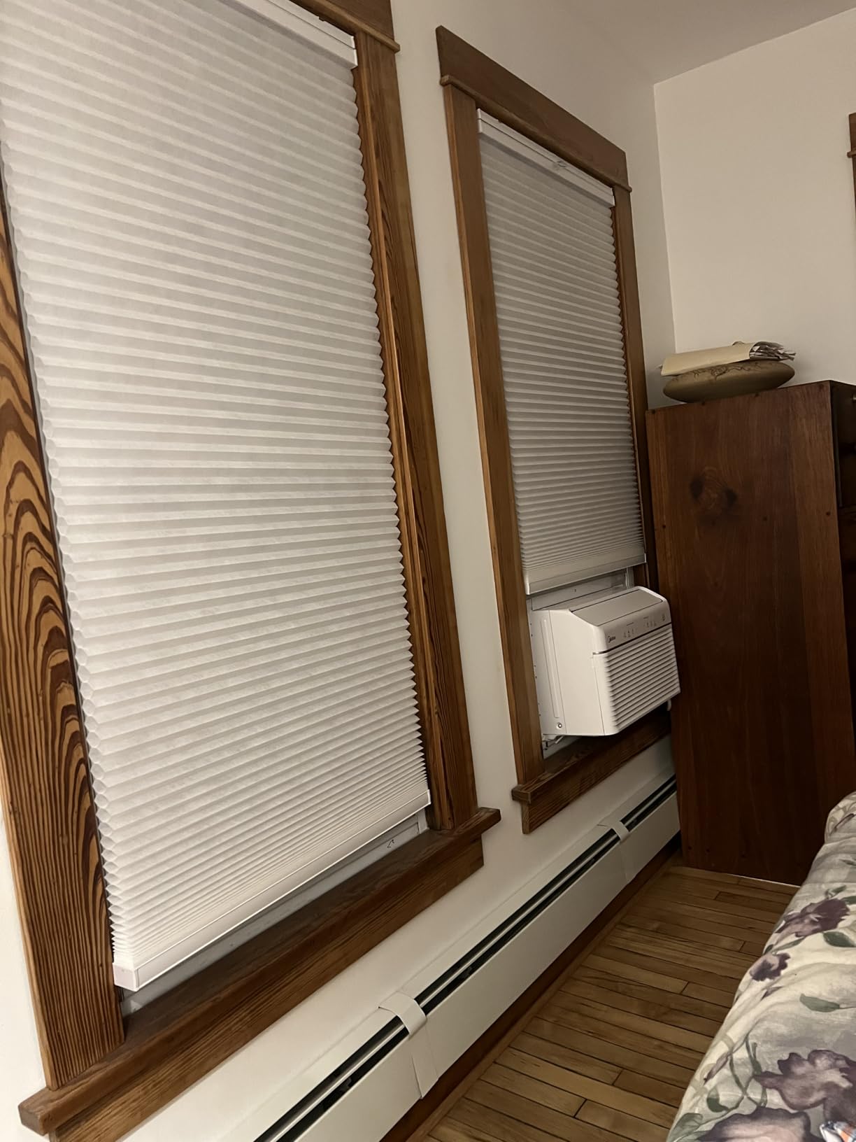 Midea 5,000 BTU EasyCool Window Air Conditioner - Cool up to 150 Sq. Ft. with Easy-to-Use Mechanical Controls and Reusable Filter, Perfect for Small Bedroom, Living Room, Home Office - Customer Photo 1