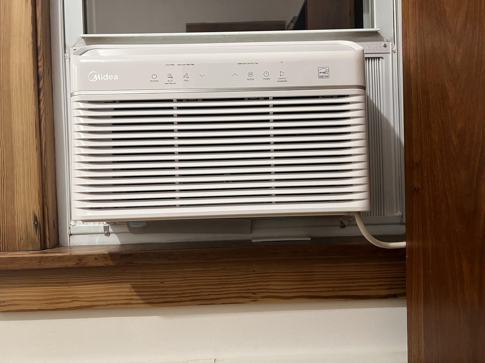 Midea 5,000 BTU EasyCool Window Air Conditioner - Cool up to 150 Sq. Ft. with Easy-to-Use Mechanical Controls and Reusable Filter, Perfect for Small Bedroom, Living Room, Home Office - Customer Photo 2