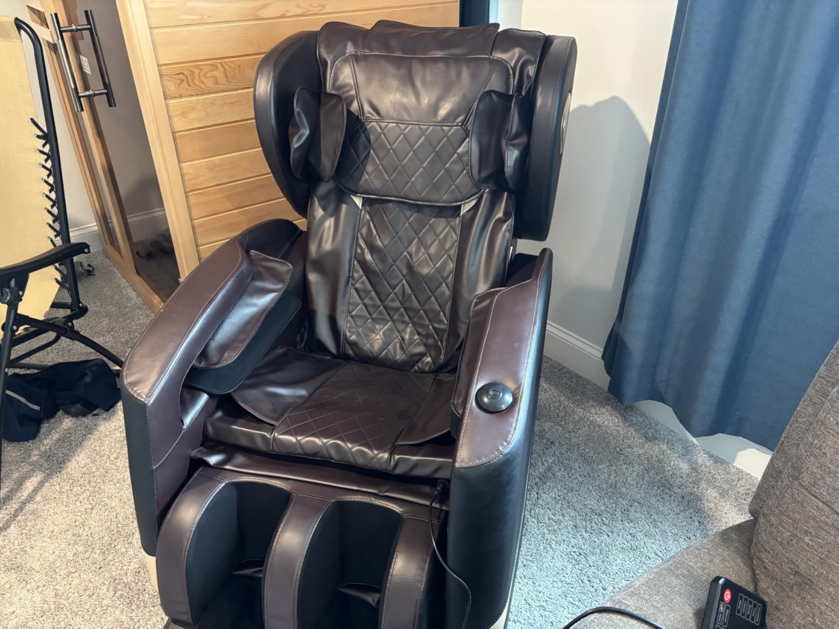 2025 Massage Chair Full Body, Zero Gravity Massage Chair with 10 Fix Rollers, Heating, Foot Massage, Auto Modes, Bluetooth Speaker, Touch Screen Controller (Upgraded Version) Customer Review 2025 Massage Chair Full Body, Zero Gravity Massage Chair with 10 Fix Rollers, Heating, Foot Massage, Auto Modes, Bluetooth Speaker, Touch Screen Controller (Upgraded Version) - Customer Photo 1