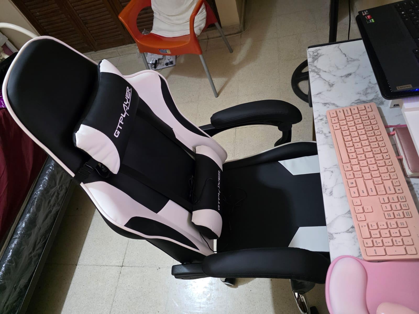 GTPLAYER Gaming Chair, Computer Chair with Footrest and Lumbar Support, Height Adjustable Game Chair with 360°-Swivel Seat and Headrest and for Office or Gaming (Snow White) - Customer Photo 2