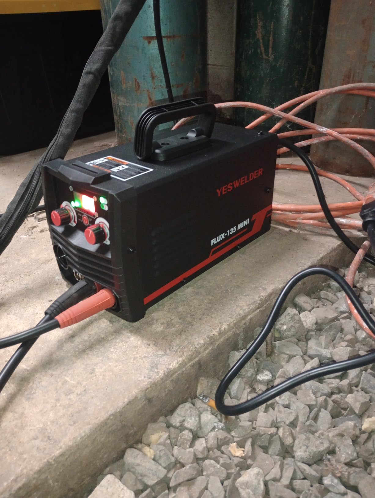 YESWELDER FLUX-135PRO Flux Core MIG Welder & Lift TIG Torch, 135Amp 110V Flux Core Gasless MIG/Lift TIG/Stick 3-in-1 Digital Display Welding Machine with 10-25 Lift TIG Gun - Customer Photo 1