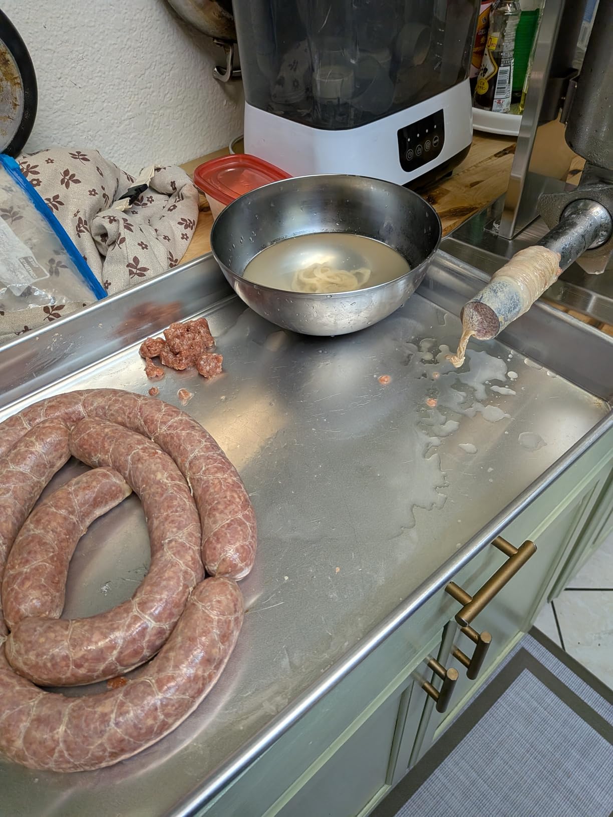 VEVOR Electric Sausage Stuffer, 25 LBS / 12 L Vertical Meat Stuffer, Stepless Speed Control and Foot Pedal, Stainless Steel Heavy Duty Sausage Filler with 4 Stuffing Tubes, for Commercial & Home Use Customer Review VEVOR Electric Sausage Stuffer, 25 LBS / 12 L Vertical Meat Stuffer, Stepless Speed Control and Foot Pedal, Stainless Steel Heavy Duty Sausage Filler with 4 Stuffing Tubes, for Commercial & Home Use - Customer Photo 2