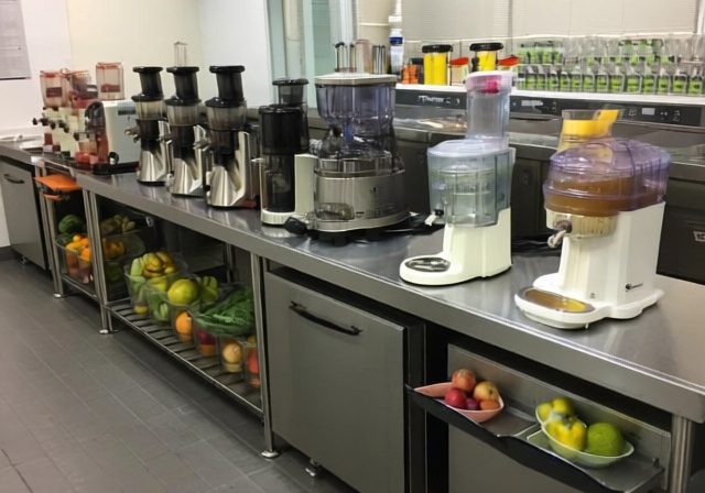 Best Commercial Juicers [cy]: Complete Guide for Juice Businesses - Rosenberry Rooms
