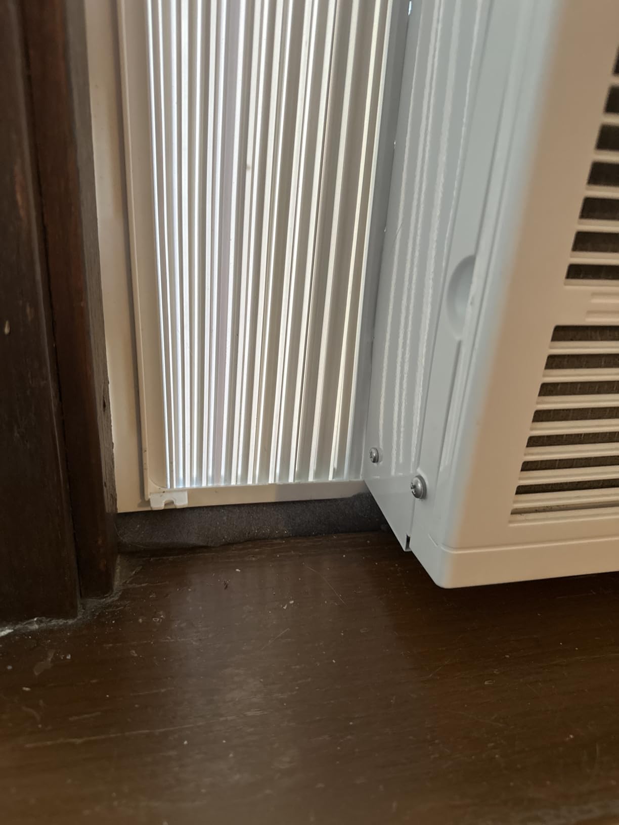 THERMWELL Frost King AC43H Air Conditioner Weatherseal Tape, 2-1/4 by 2-1/4 by 42-Inch Customer Review THERMWELL Frost King AC43H Air Conditioner Weatherseal Tape, 2-1/4 by 2-1/4 by 42-Inch - Customer Photo 1