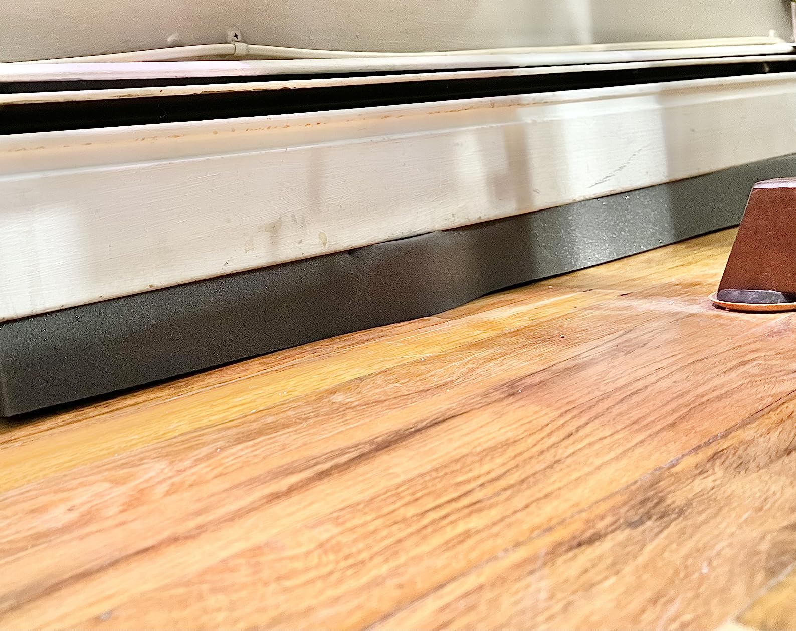 THERMWELL Frost King AC43H Air Conditioner Weatherseal Tape, 2-1/4 by 2-1/4 by 42-Inch Customer Review THERMWELL Frost King AC43H Air Conditioner Weatherseal Tape, 2-1/4 by 2-1/4 by 42-Inch - Customer Photo 2