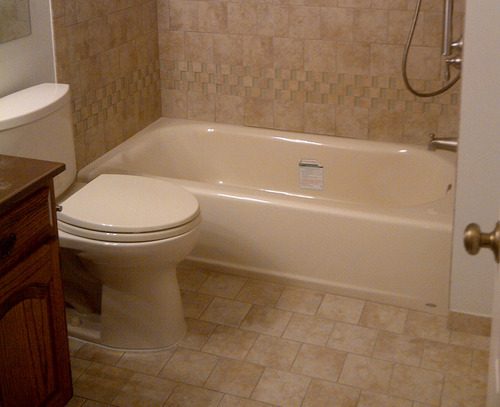 American Standard 2391202.222 Princeton 60 in. x 30 in. Americast Apron-Front Bathtub with Right Hand Drain, Linen - Customer Photo 1