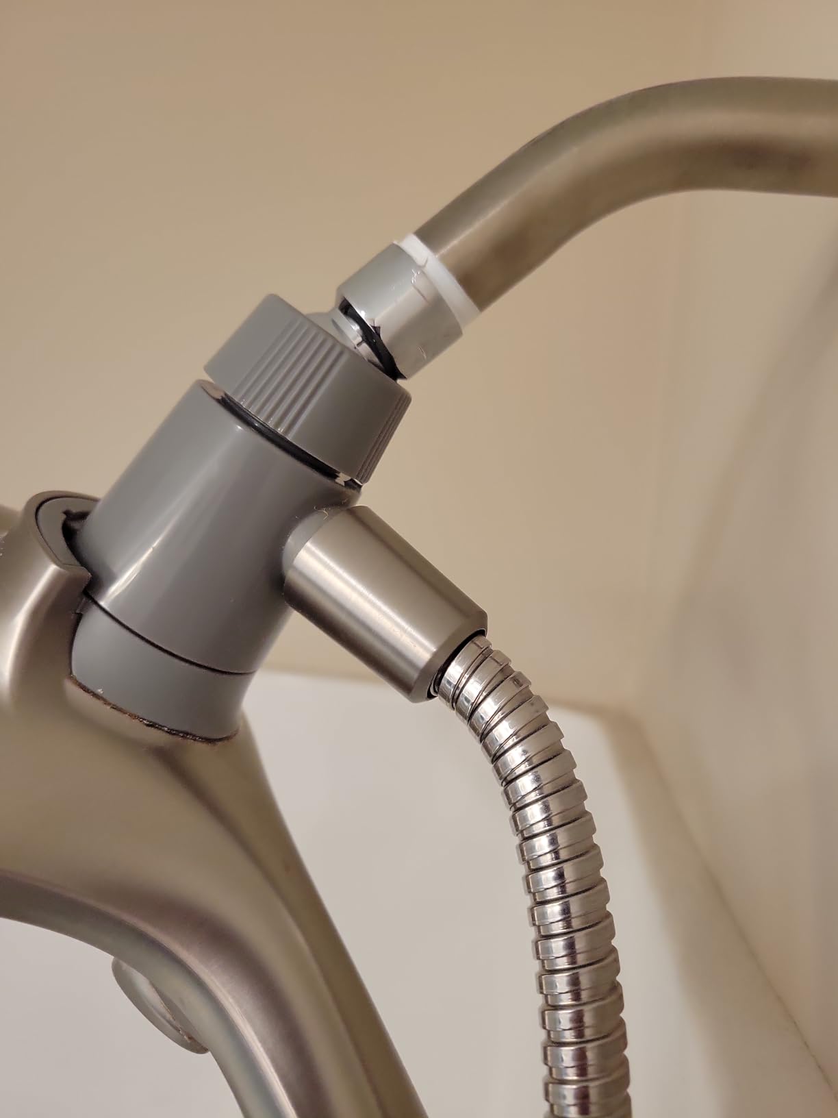 LASCO 08-2465 1/2-Inch Iron Pipe Shower Arm Ball Adapter, Chrome Plated - Customer Photo 2