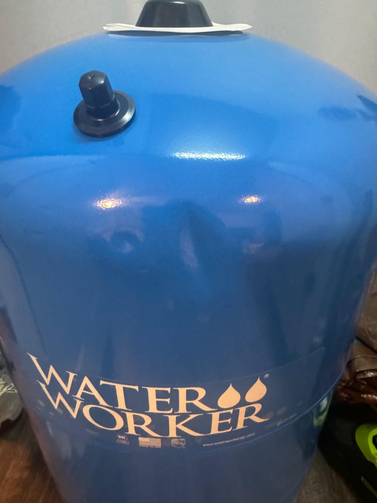 WaterWorker HT-30B Vertical Pressure Well Tank, 30-gallon tank with 26-gallon capacity, Blue - Customer Photo 2