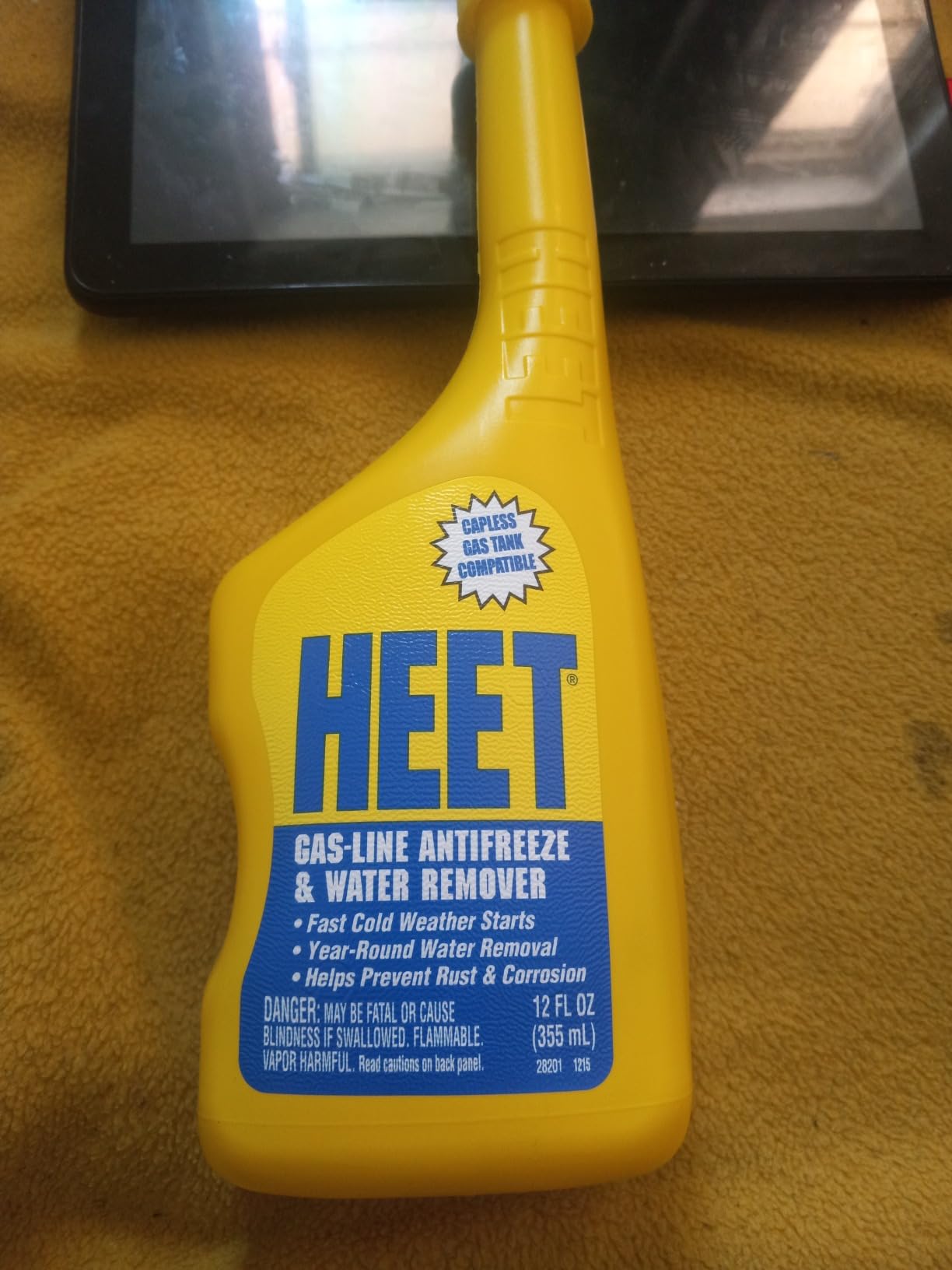 HEET Water Remover & Premium Gas Line Antifreeze, Removes Water from Fuel System, Prevents Gas-line Freezing, Winter Fuel Additive for Fast Cold Weather Starts, 12 fl. oz. - Customer Photo 1