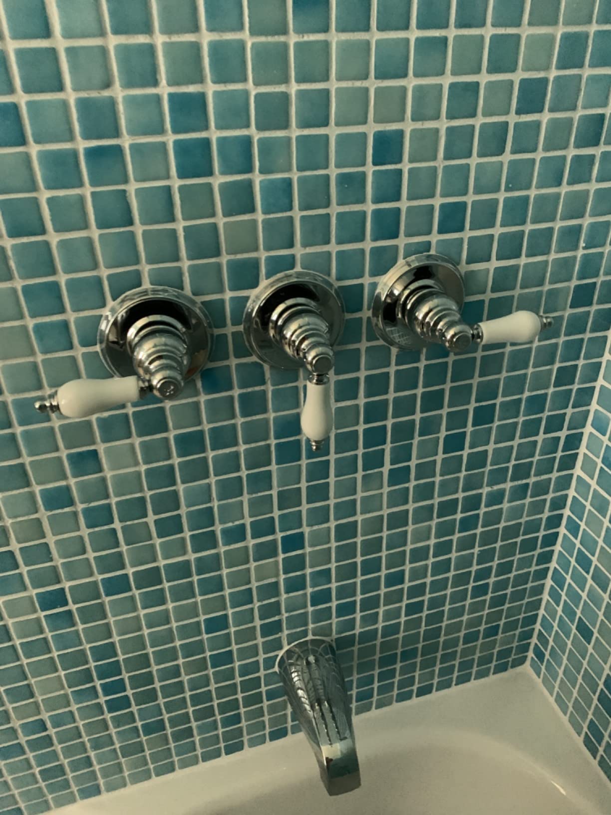 Kingston Brass KB231PL Tub and Shower Faucet with 3-Porcelain Lever Handle, Polished Chrome,5-Inch Spout Reach - Customer Photo 3