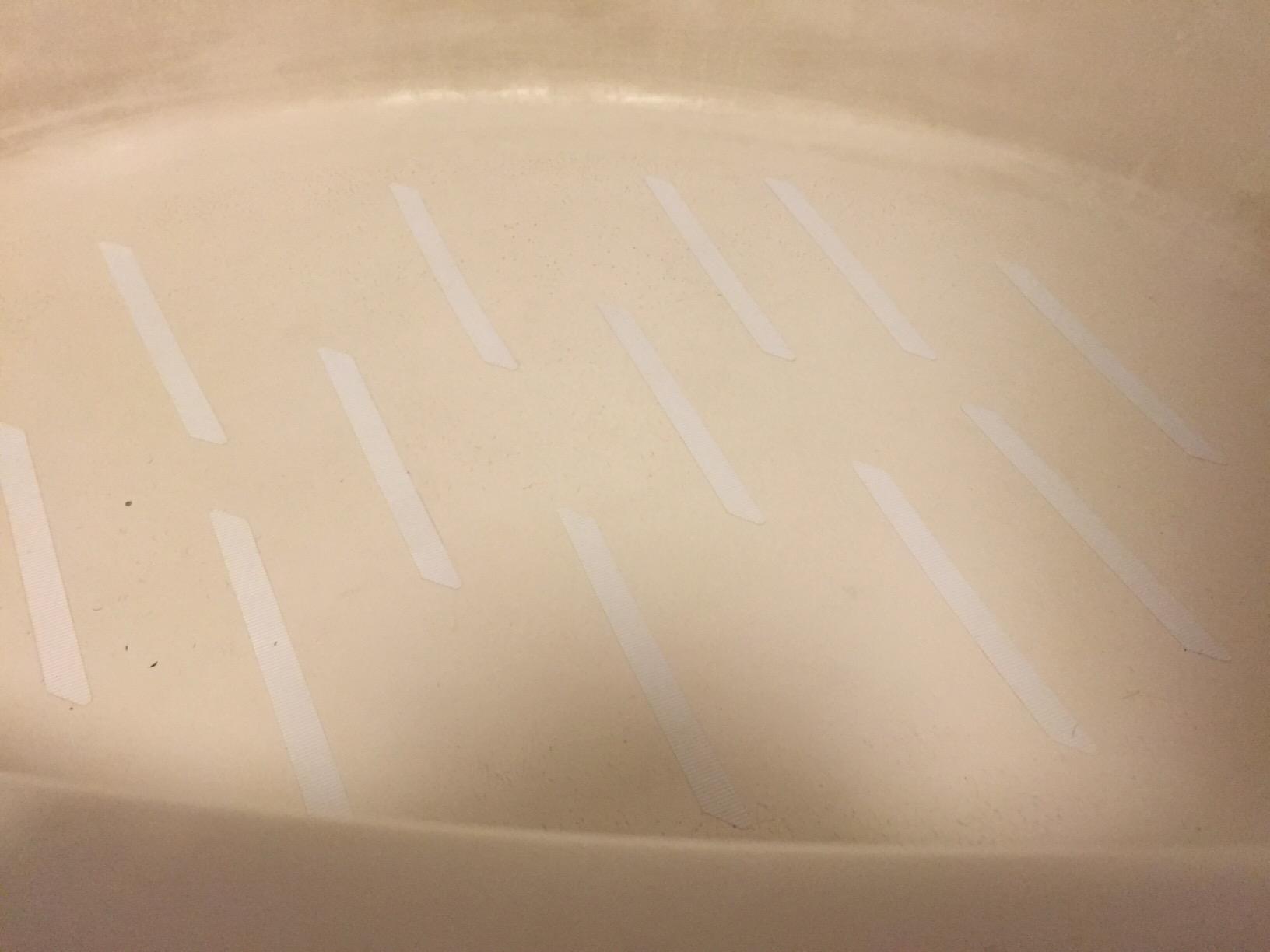 Duck Brand Adhesive Tub Tread Strips, 0.75 x 8.5-Inch Each, 18 Pack, White (663138) - Customer Photo 3