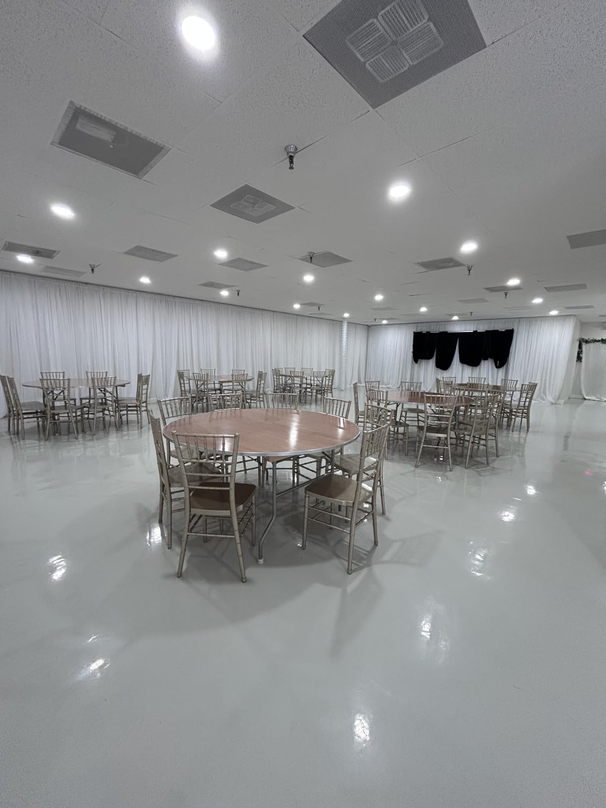 Zep Neutral PH Industrial Floor Cleaner - 1 Gallon - ZUNEUT128 - Concentrated Pro Trusted All-Purpose Floor Cleaner Customer Review Zep Neutral PH Industrial Floor Cleaner - 1 Gallon - ZUNEUT128 - Concentrated Pro Trusted All-Purpose Floor Cleaner - Customer Photo 1