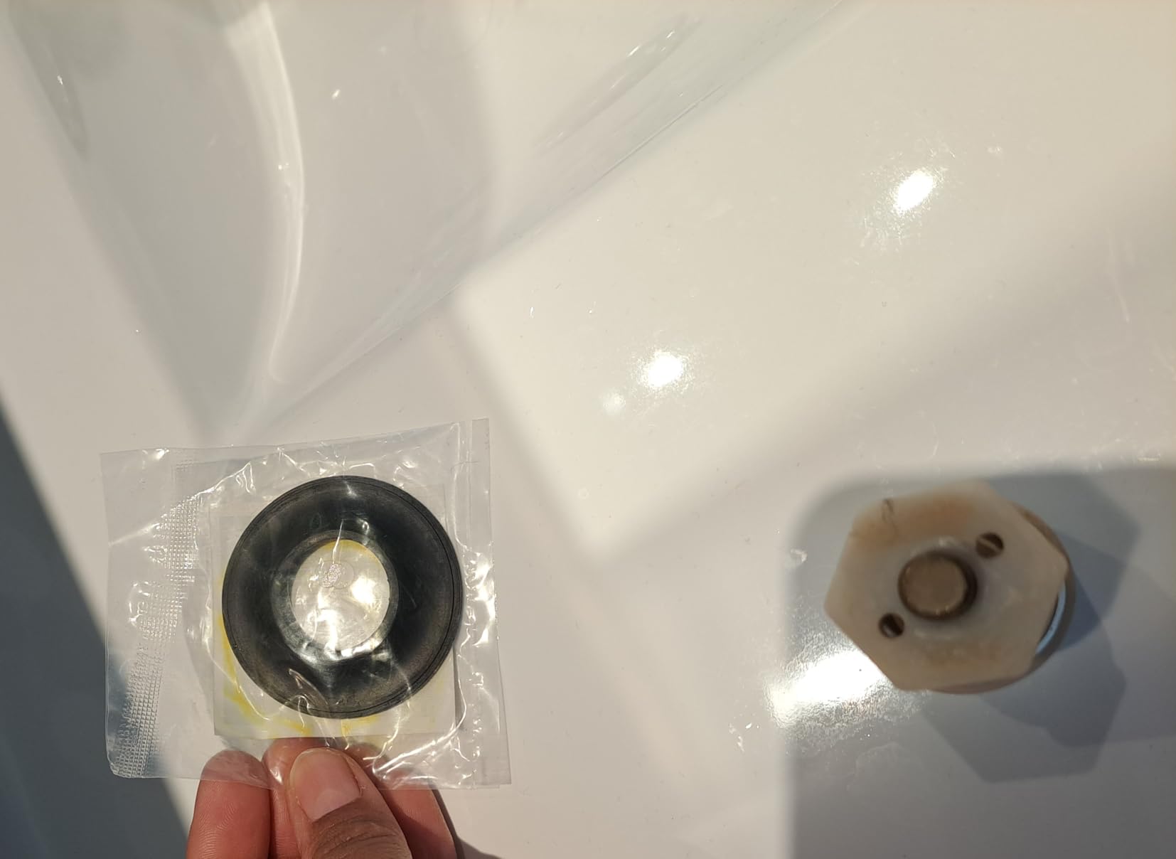 DANCO Tub Stopper Gasket for Tub Drain Assemblies (37680B), Black Customer Review DANCO Tub Stopper Gasket for Tub Drain Assemblies (37680B), Black - Customer Photo 2