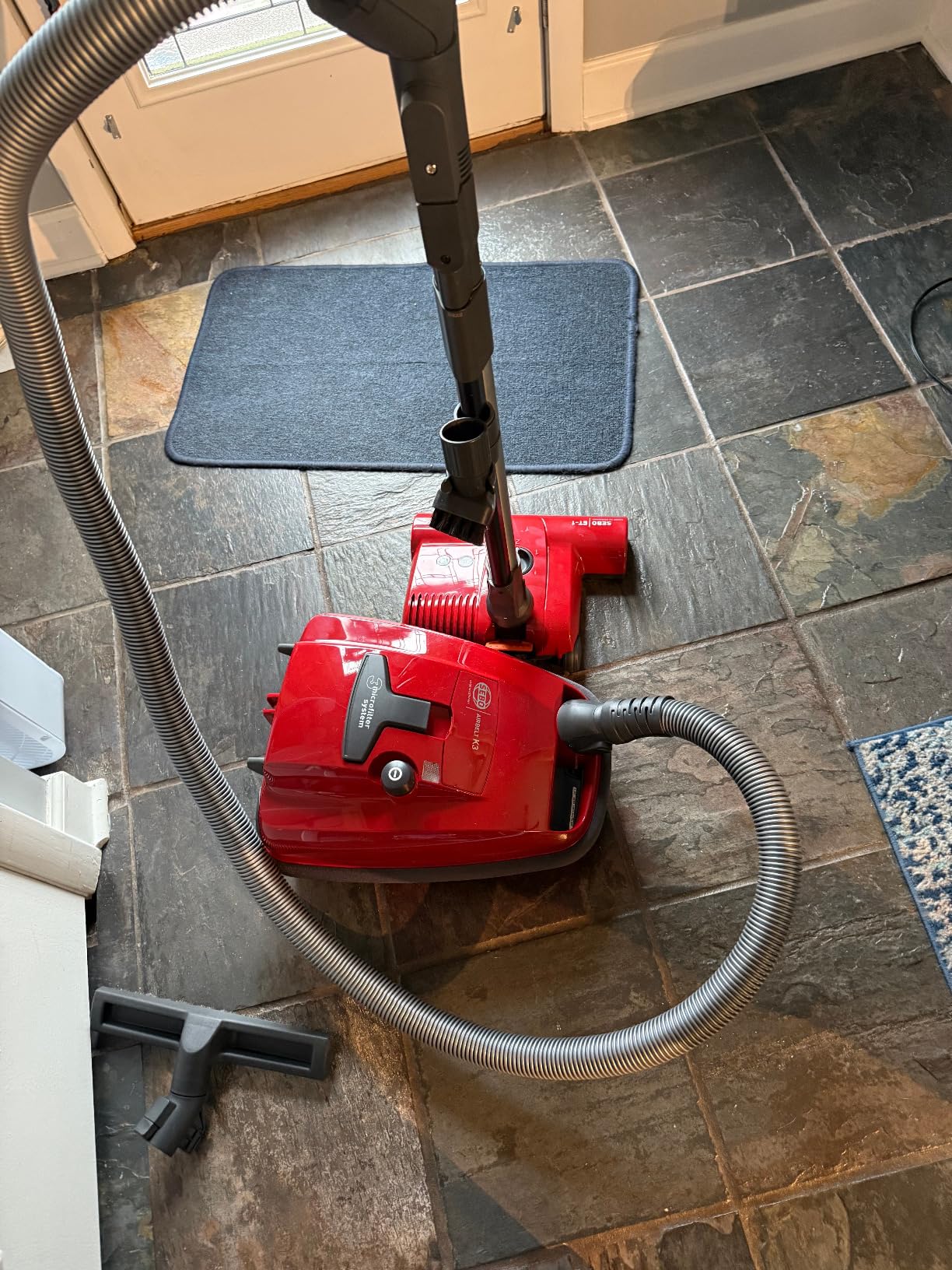 SEBO 9687AM AIRBELT K3 Premium Canister Vacuum Cleaner with 7-Year Motor Warranty, Comes with Powerful ET-1 Powerhead for Pets and Carpeting + Parquet Brush, 37-Foot Operating Radius, Made in Germany - Customer Photo 1